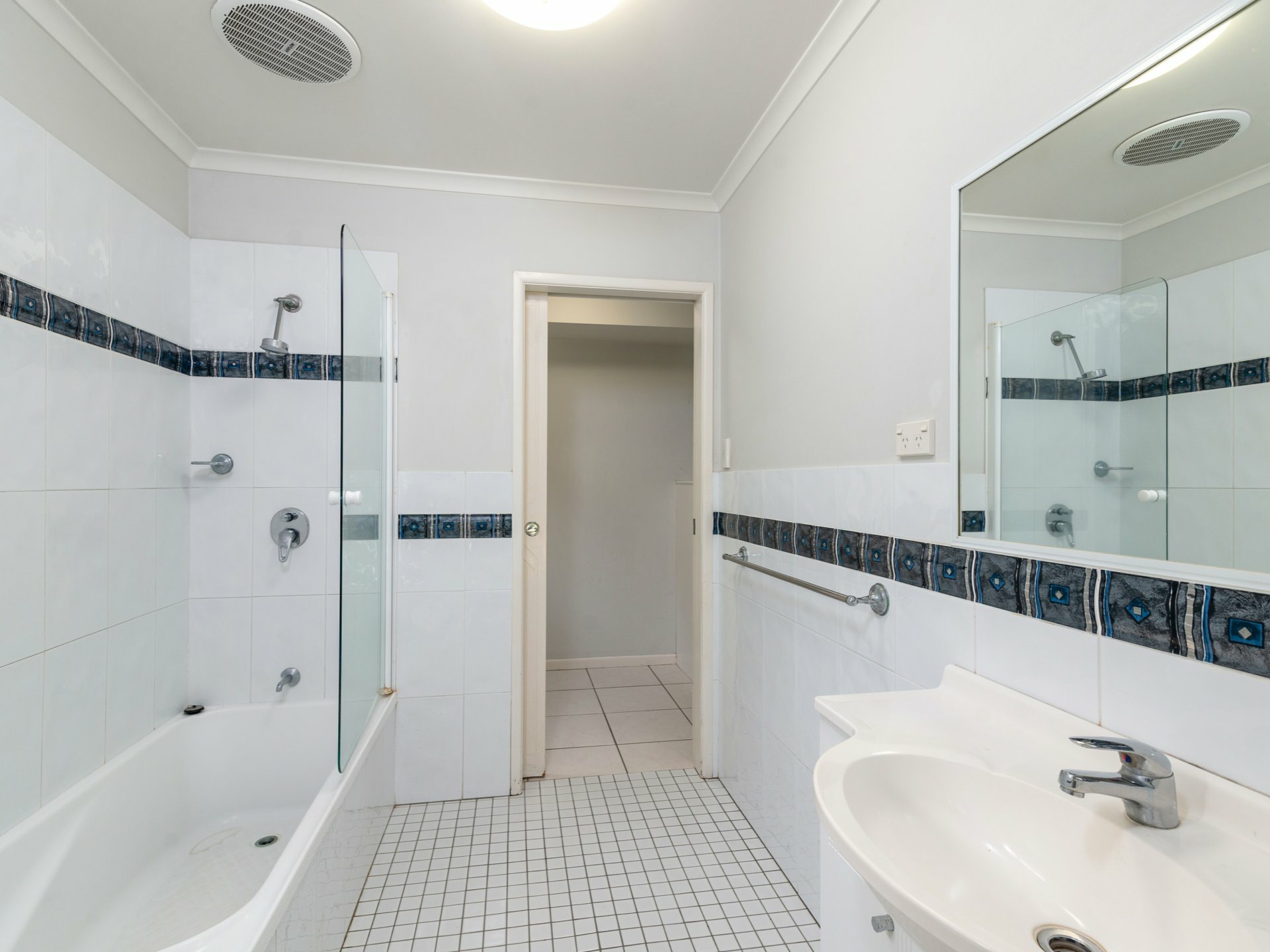 4 Fronds/33-39 Nautilus Street, PORT DOUGLAS