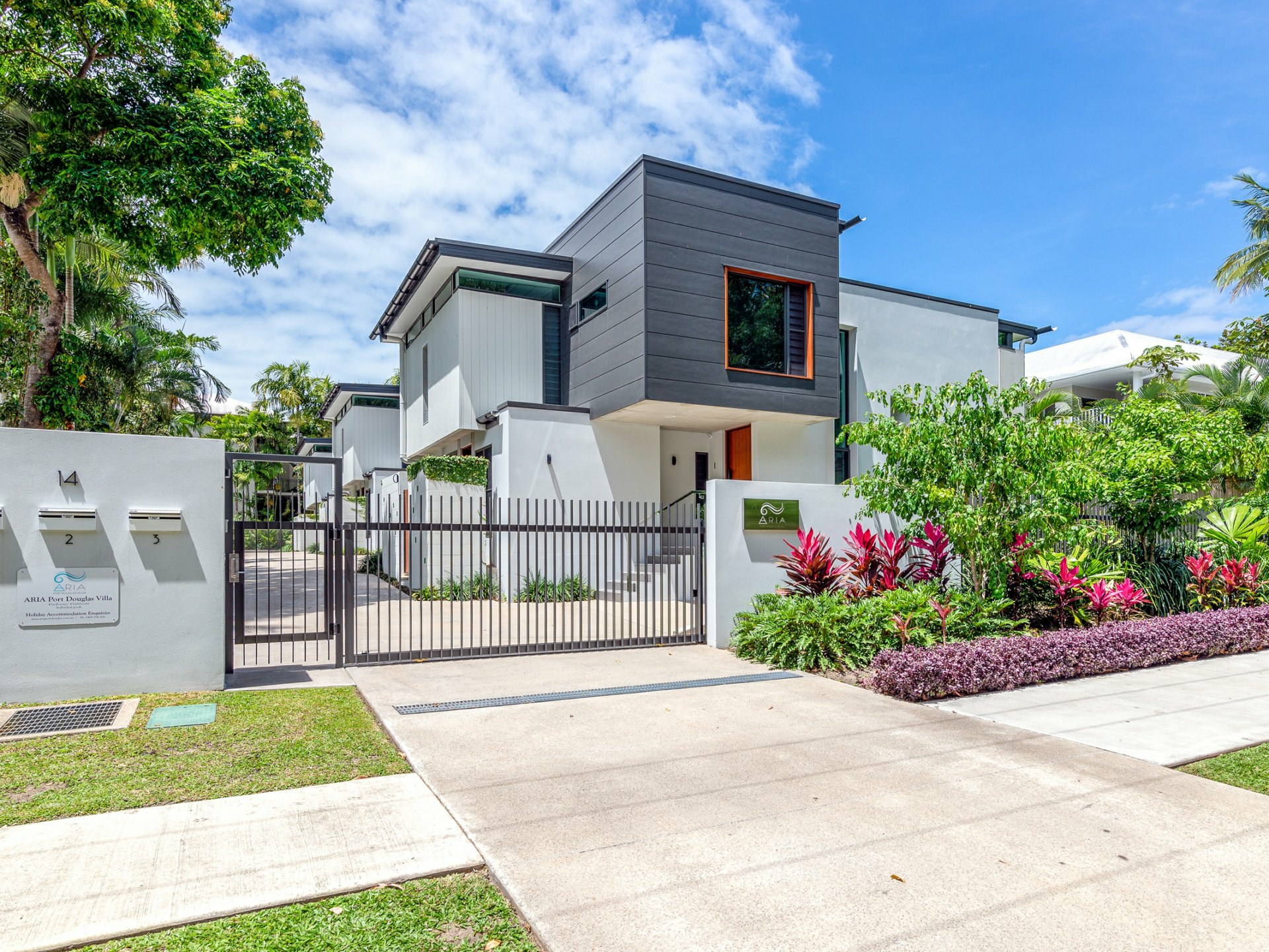 2 Aria/14 Mudlo Street Port Douglas QLD Villa for Sale LJ Hooker