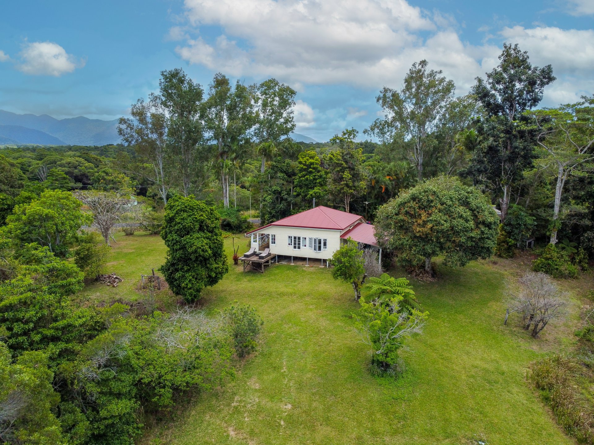 6 Salisbury Drive, JULATTEN
