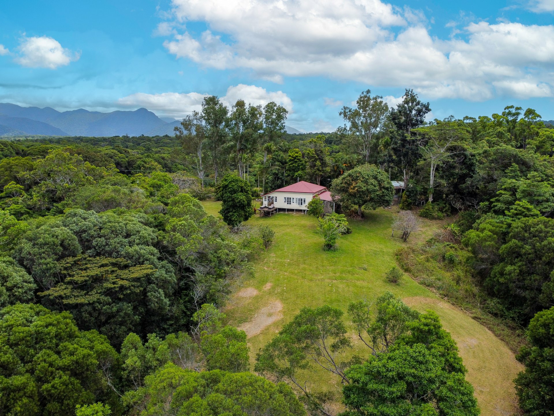 6 Salisbury Drive, JULATTEN
