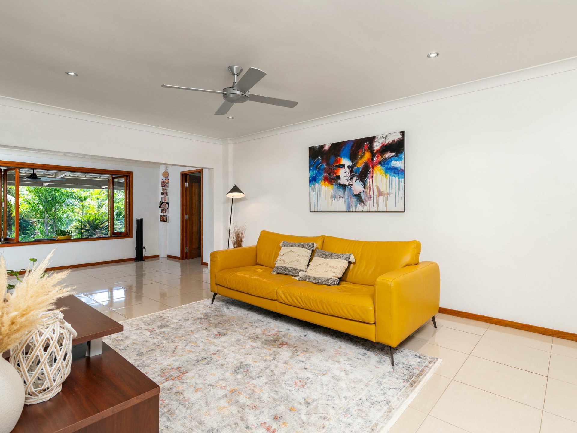 8 Finlay Crescent, OAK BEACH