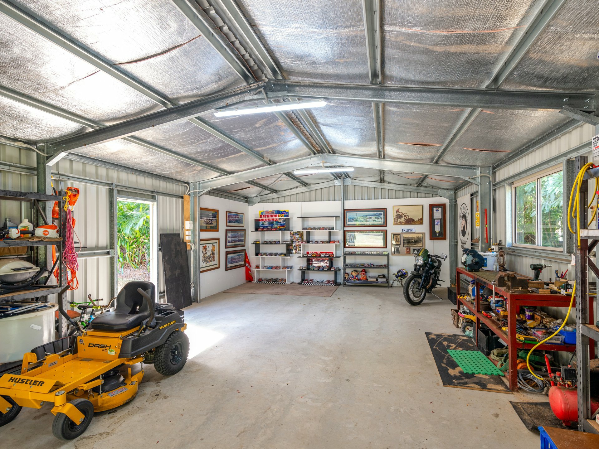8 Finlay Crescent, OAK BEACH