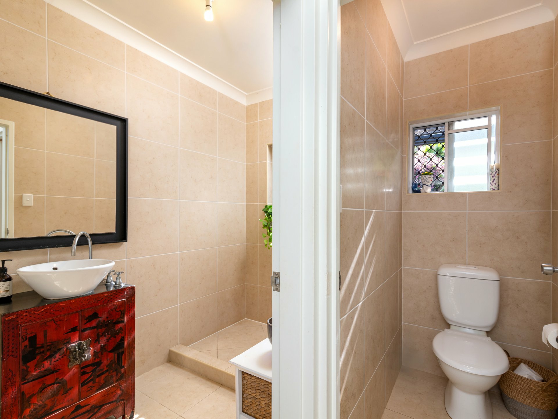 8 Finlay Crescent, OAK BEACH