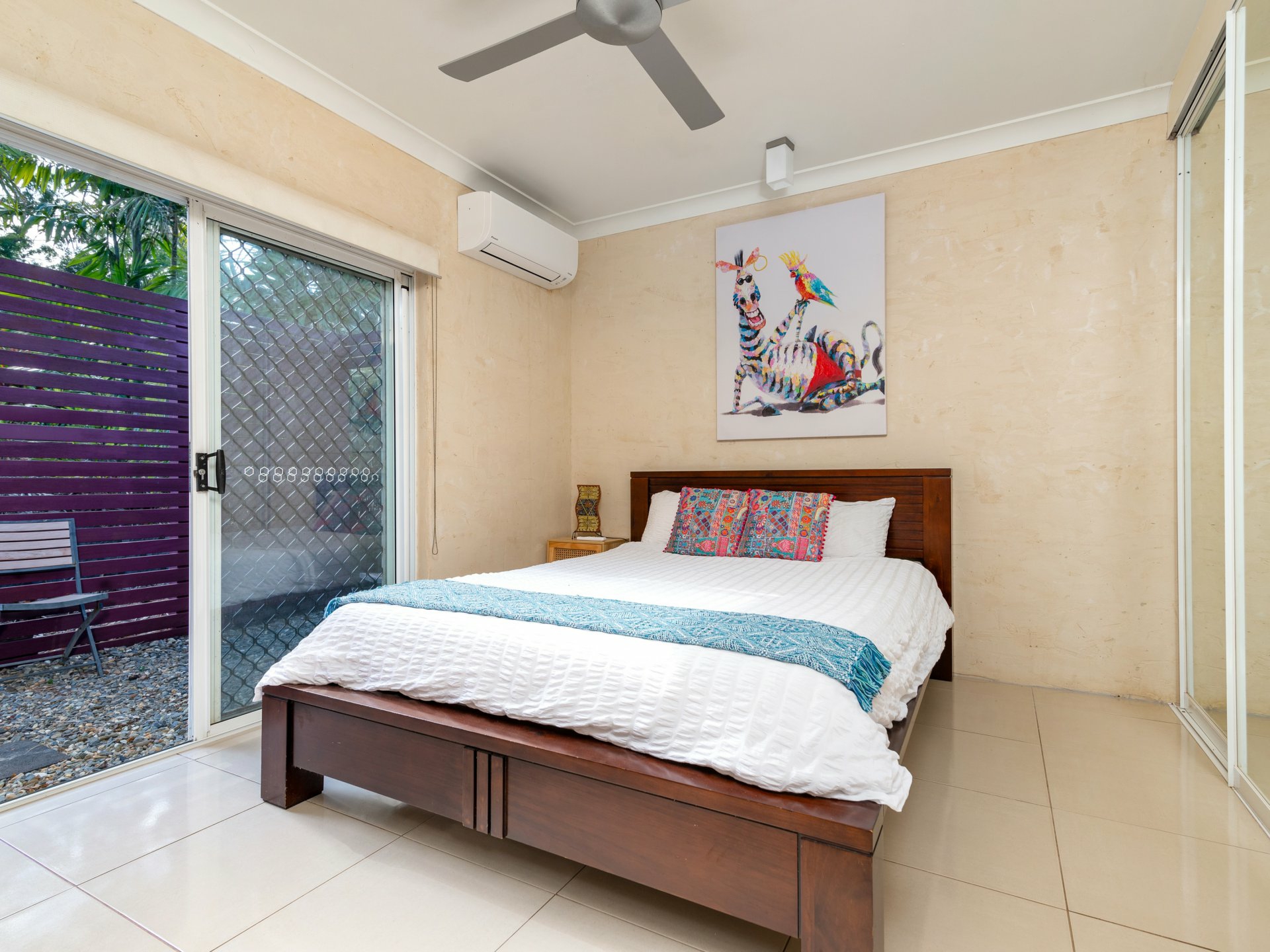 8 Finlay Crescent, OAK BEACH