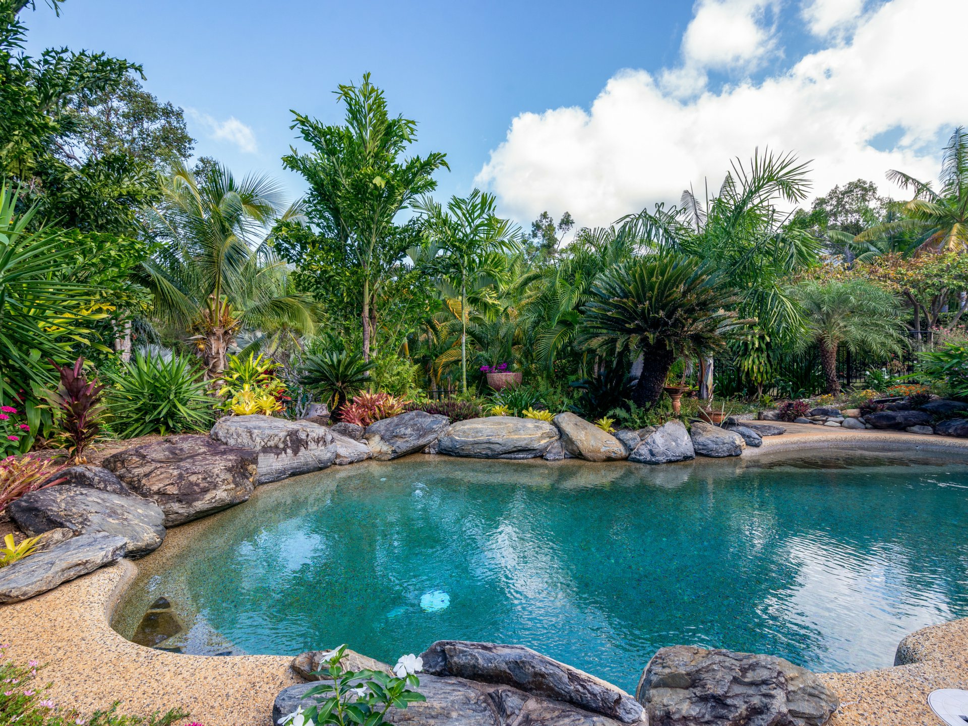 8 Finlay Crescent, OAK BEACH