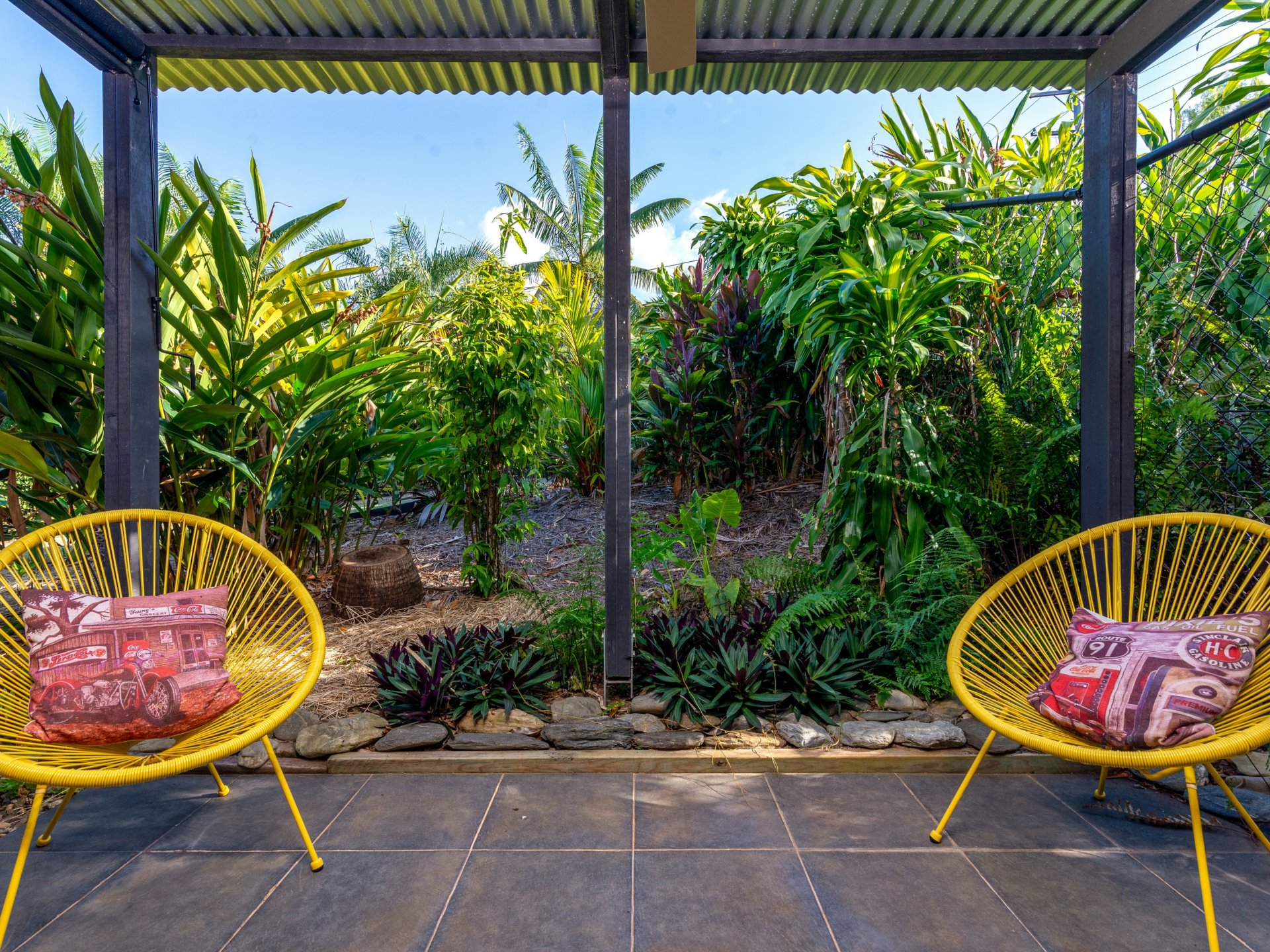 8 Finlay Crescent, OAK BEACH