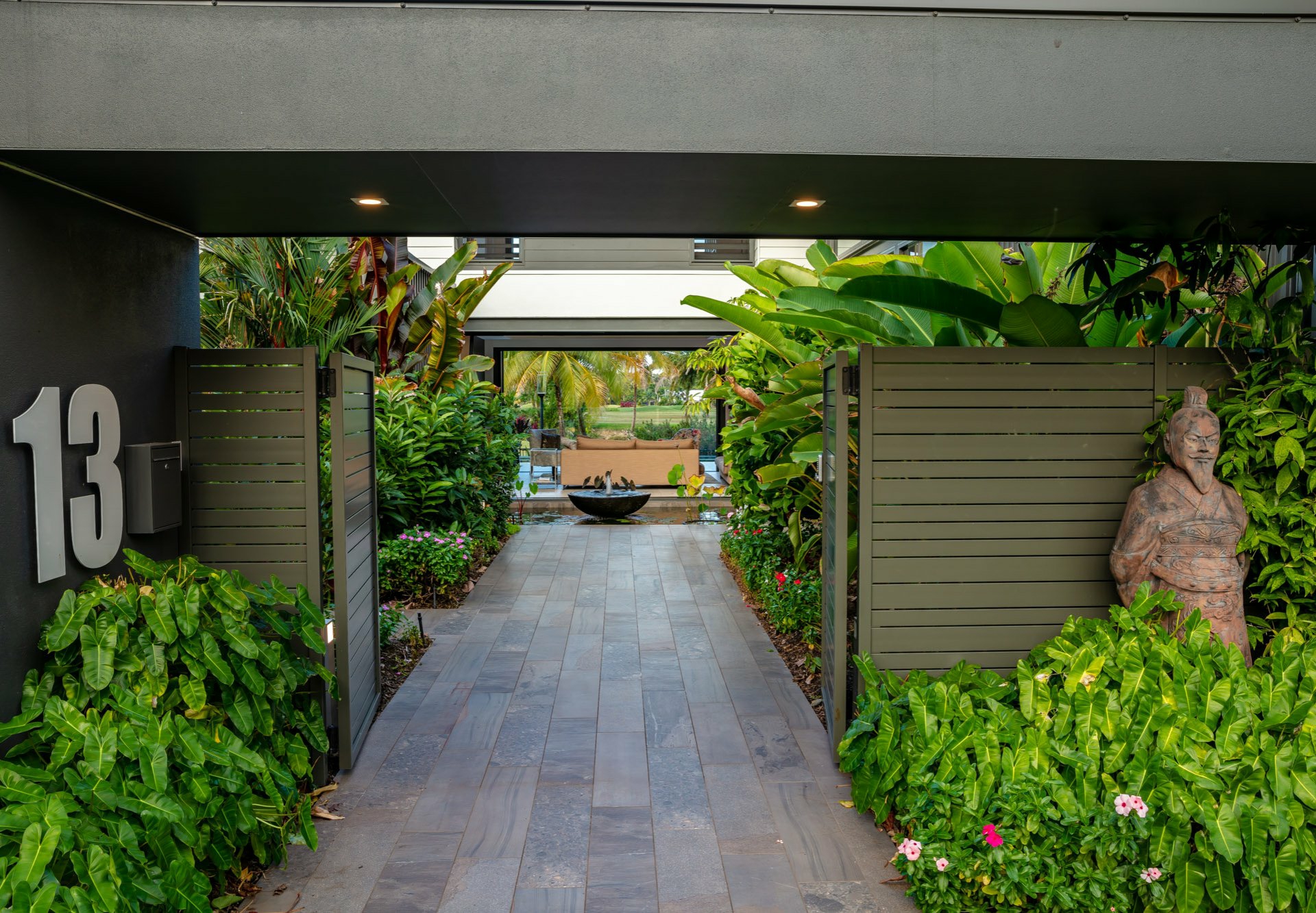 13 Cascade Drive, PORT DOUGLAS
