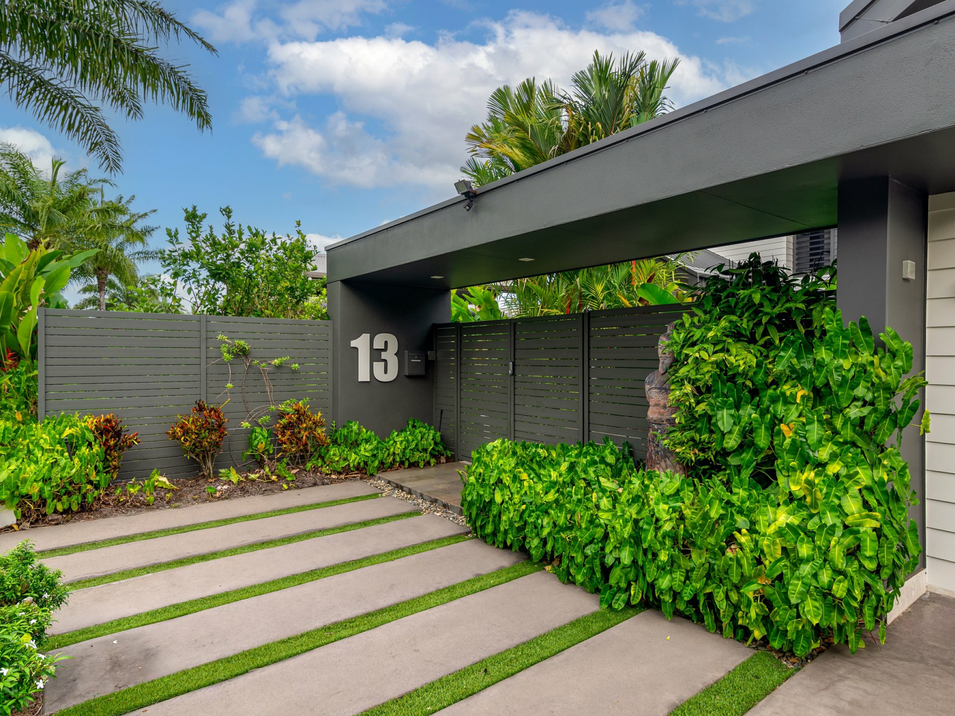 13 Cascade Drive, PORT DOUGLAS