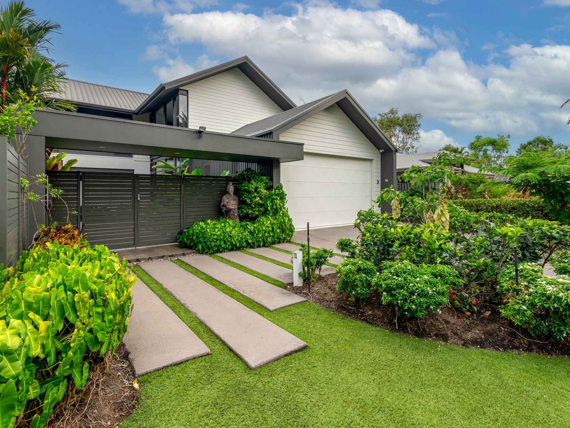 13 Cascade Drive, PORT DOUGLAS