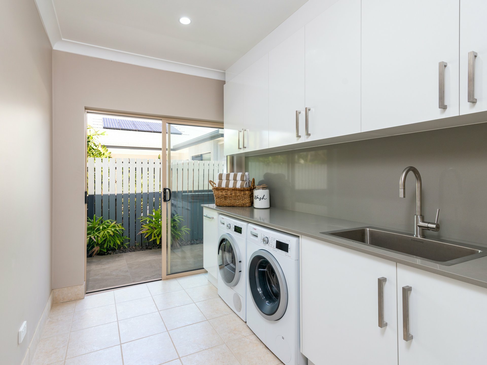 16 Birdwing Street, PORT DOUGLAS