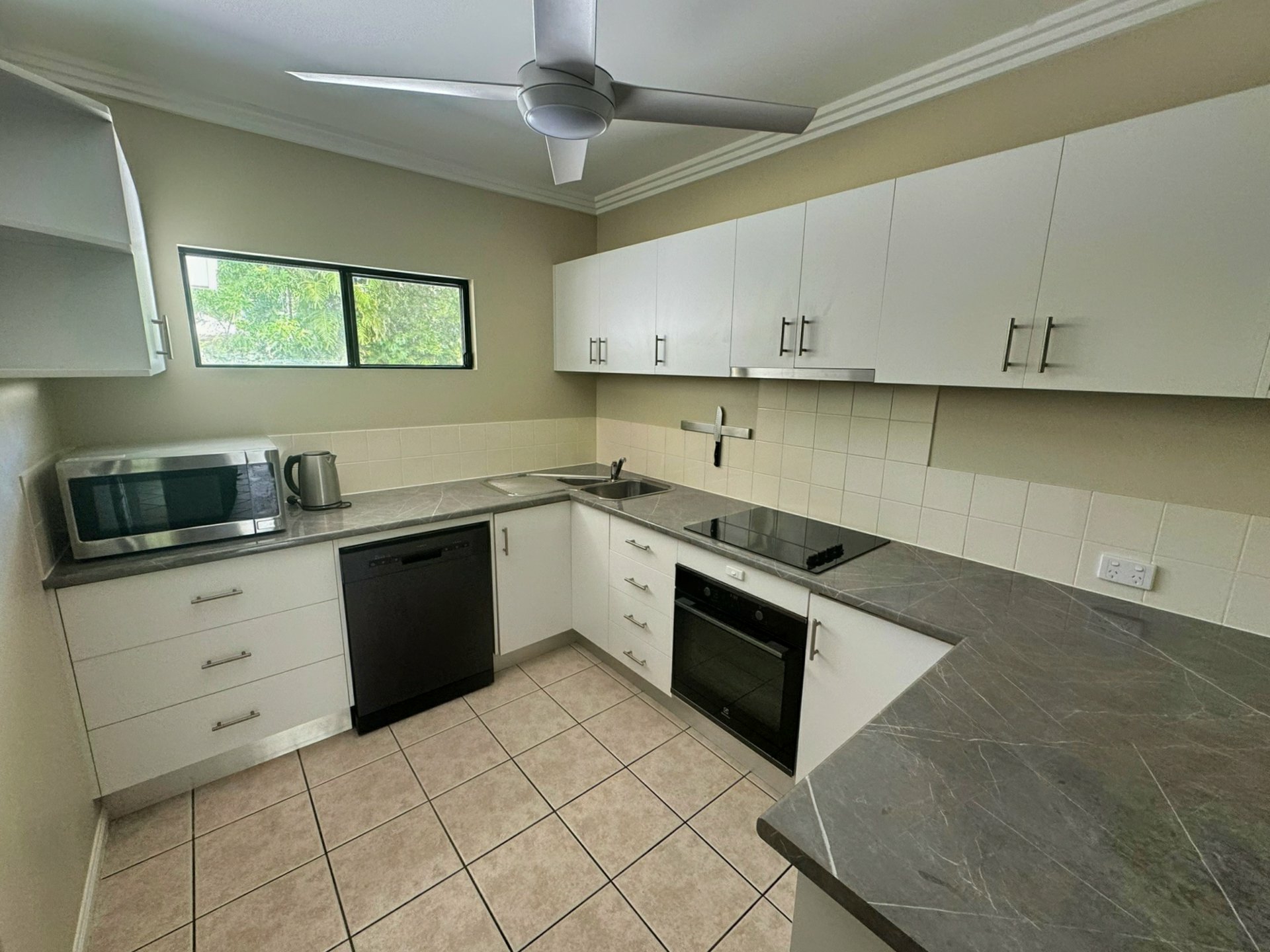 8/1 Morning Close, PORT DOUGLAS