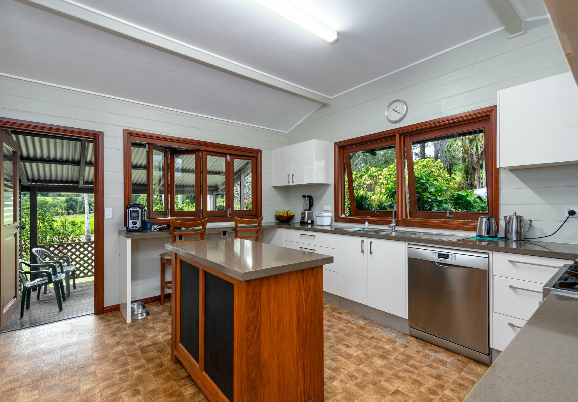 4414 Black Mountain Road, JULATTEN