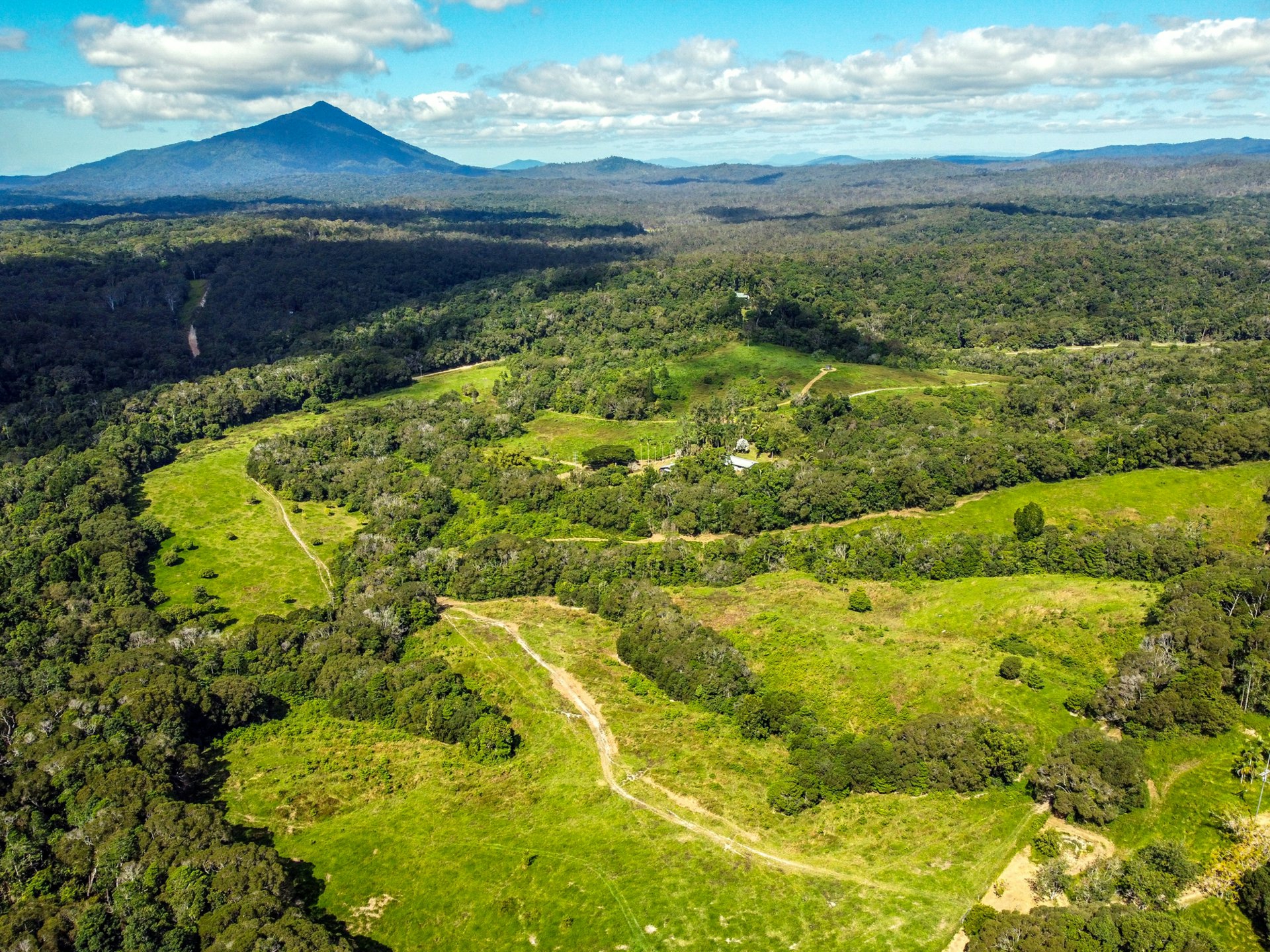4414 Black Mountain Road, JULATTEN