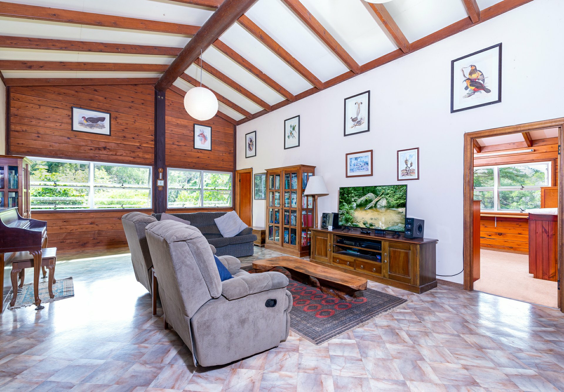 4414 Black Mountain Road, JULATTEN