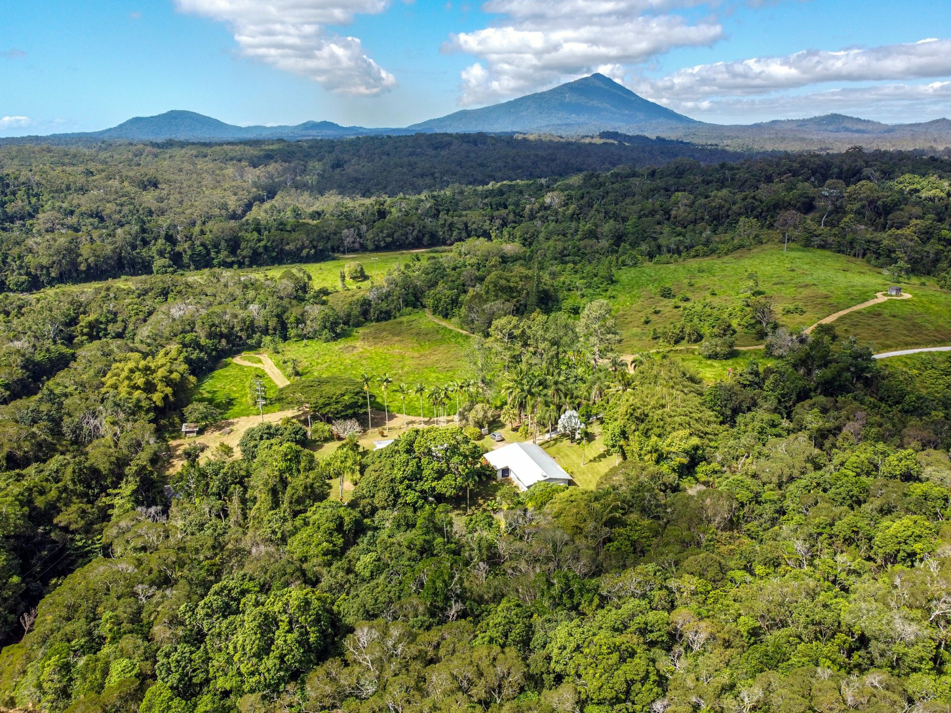 4414 Black Mountain Road, JULATTEN