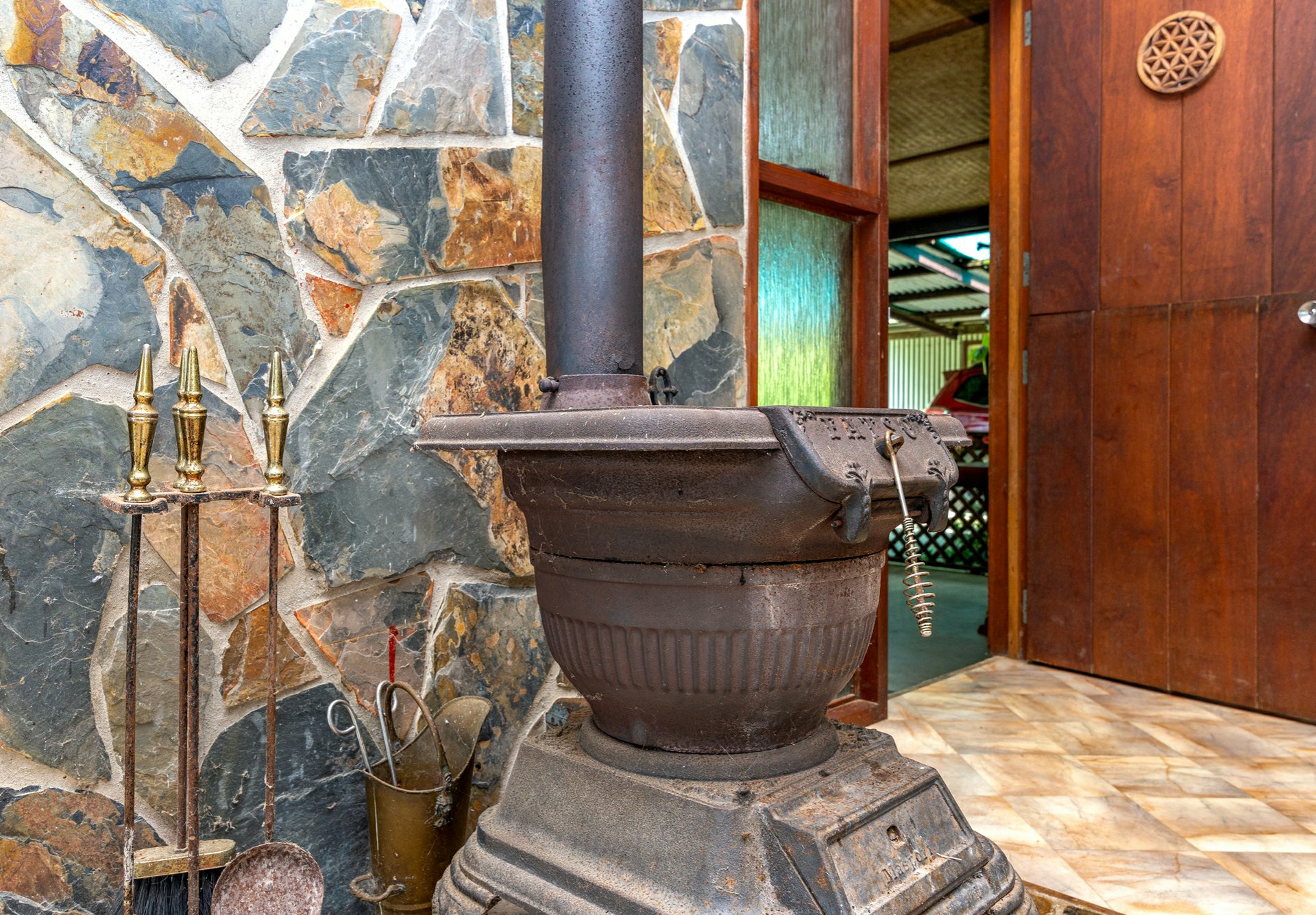 4414 Black Mountain Road, JULATTEN