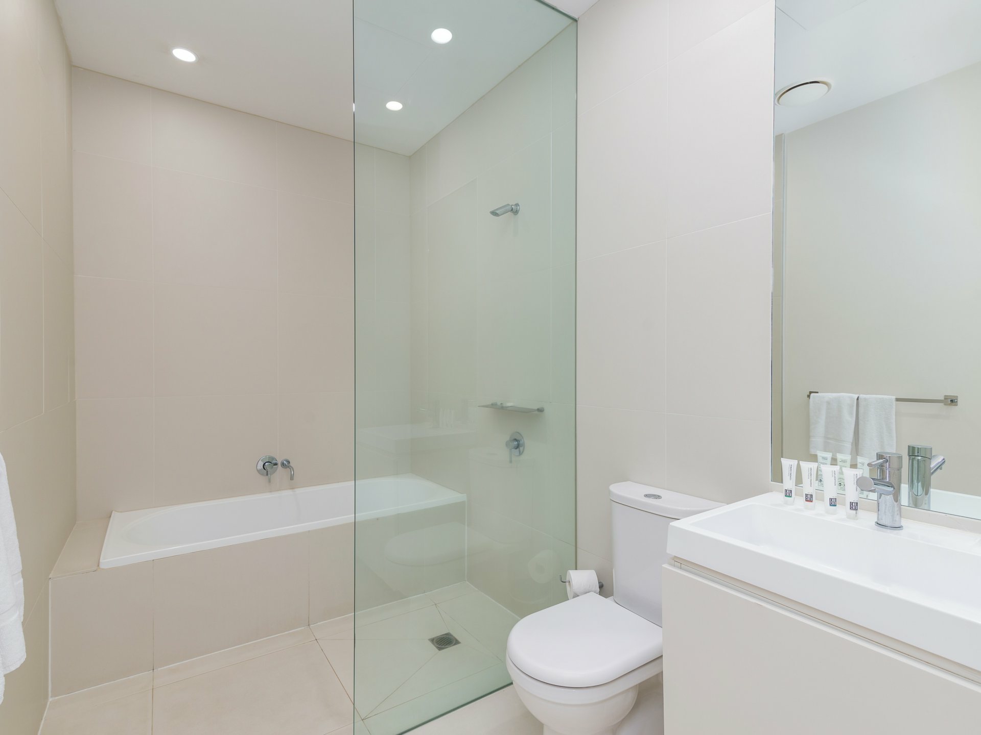 64 Pool/19-37 St Crispins Avenue, PORT DOUGLAS