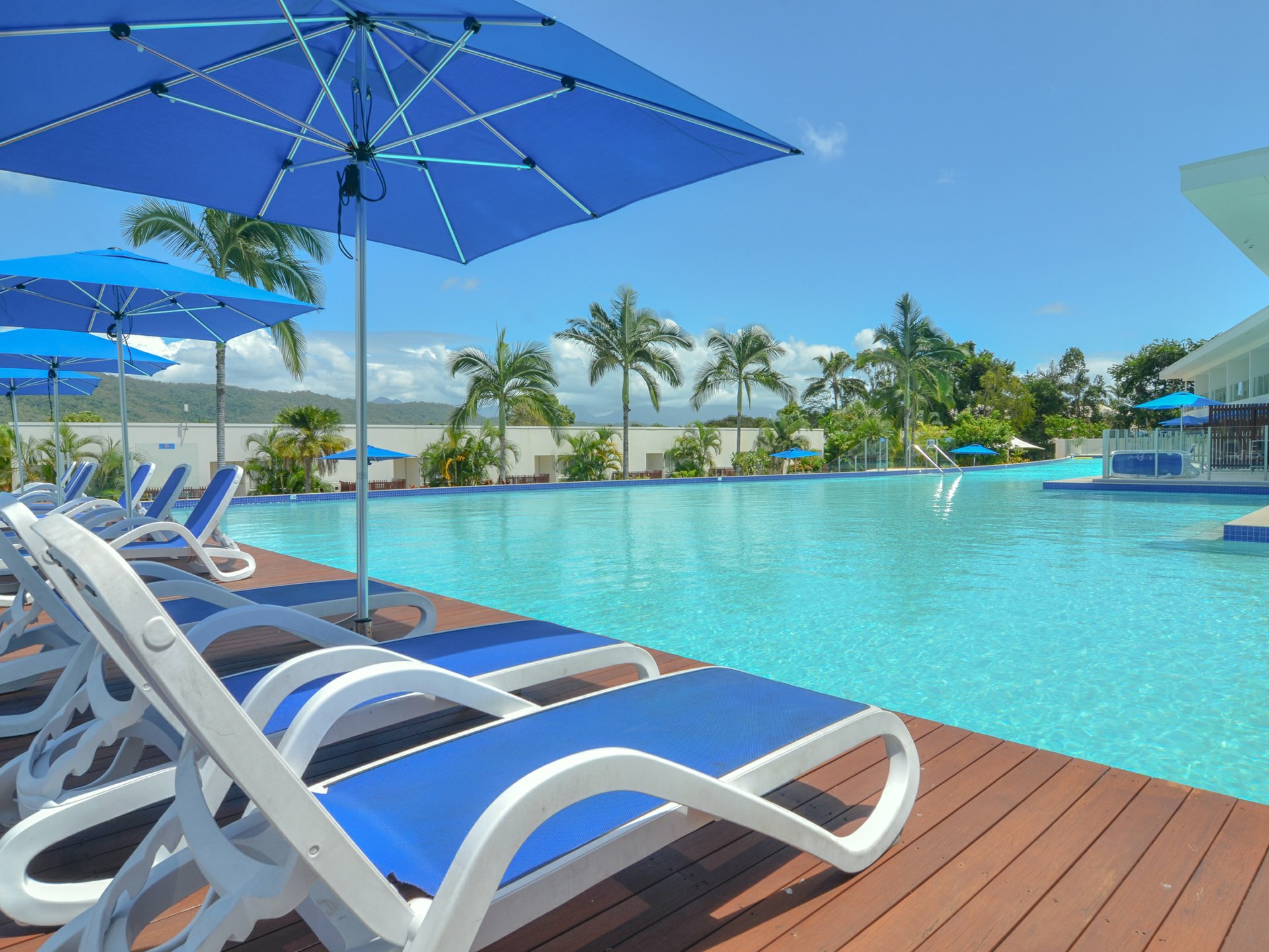 64 Pool/19-37 St Crispins Avenue, PORT DOUGLAS