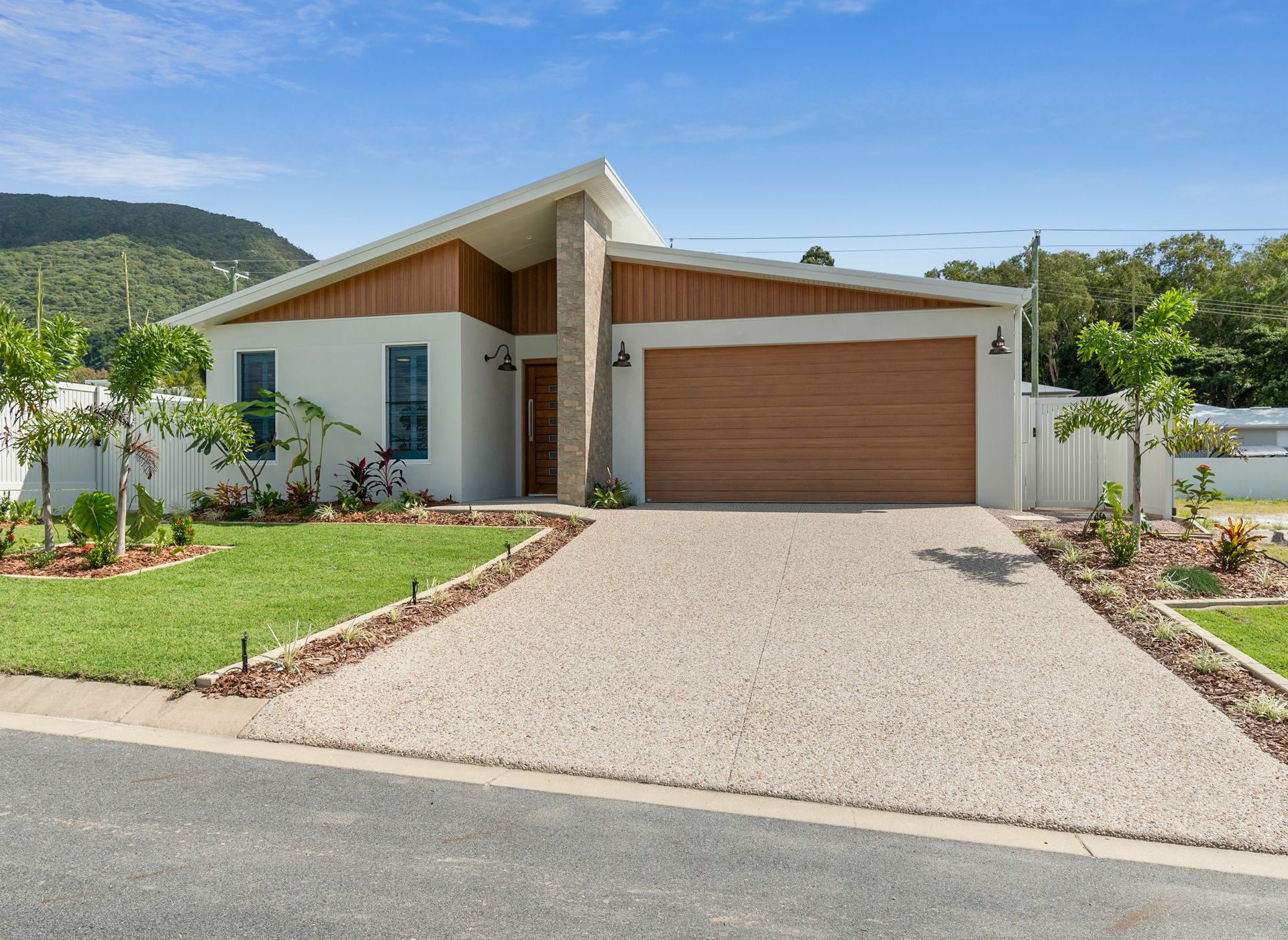 6 Camelia Court, PALM COVE