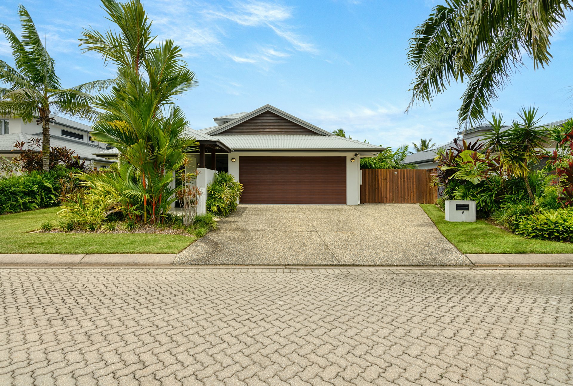 9 Cascade Drive, PORT DOUGLAS