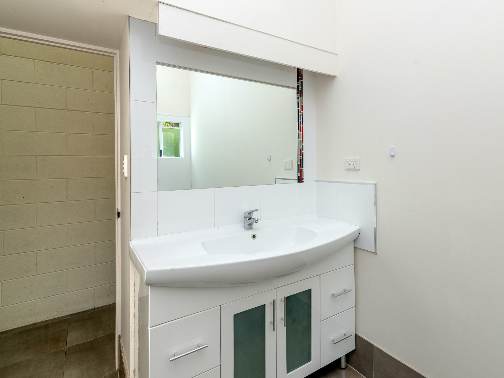 Unit 1/15 Triton Crescent — photo 10 of 12