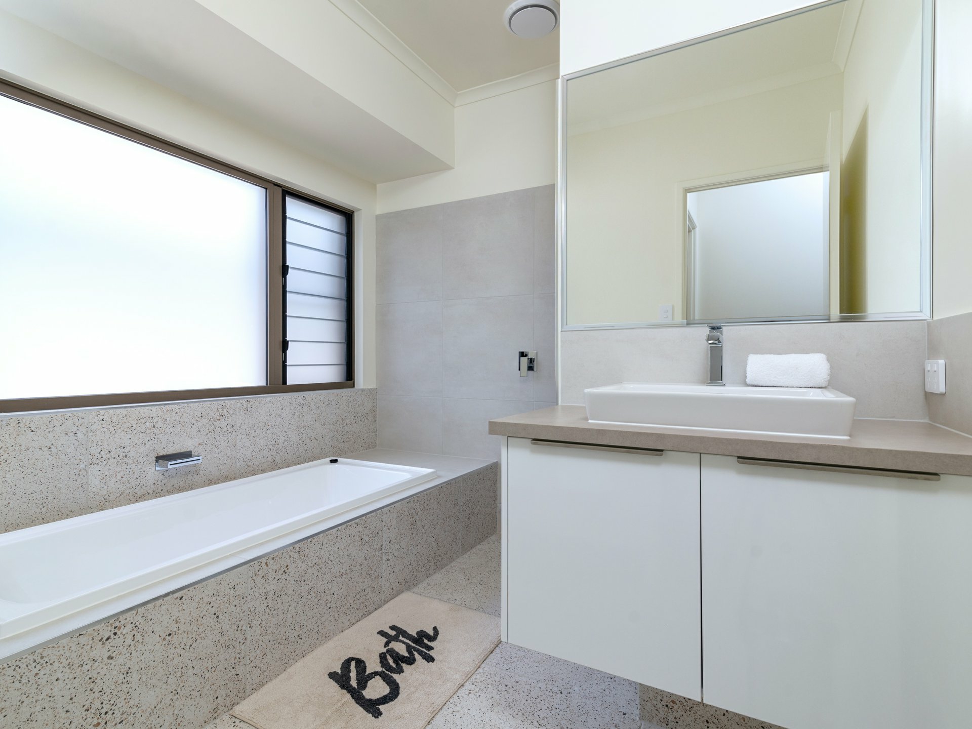 14 Ti Tree Street, PORT DOUGLAS
