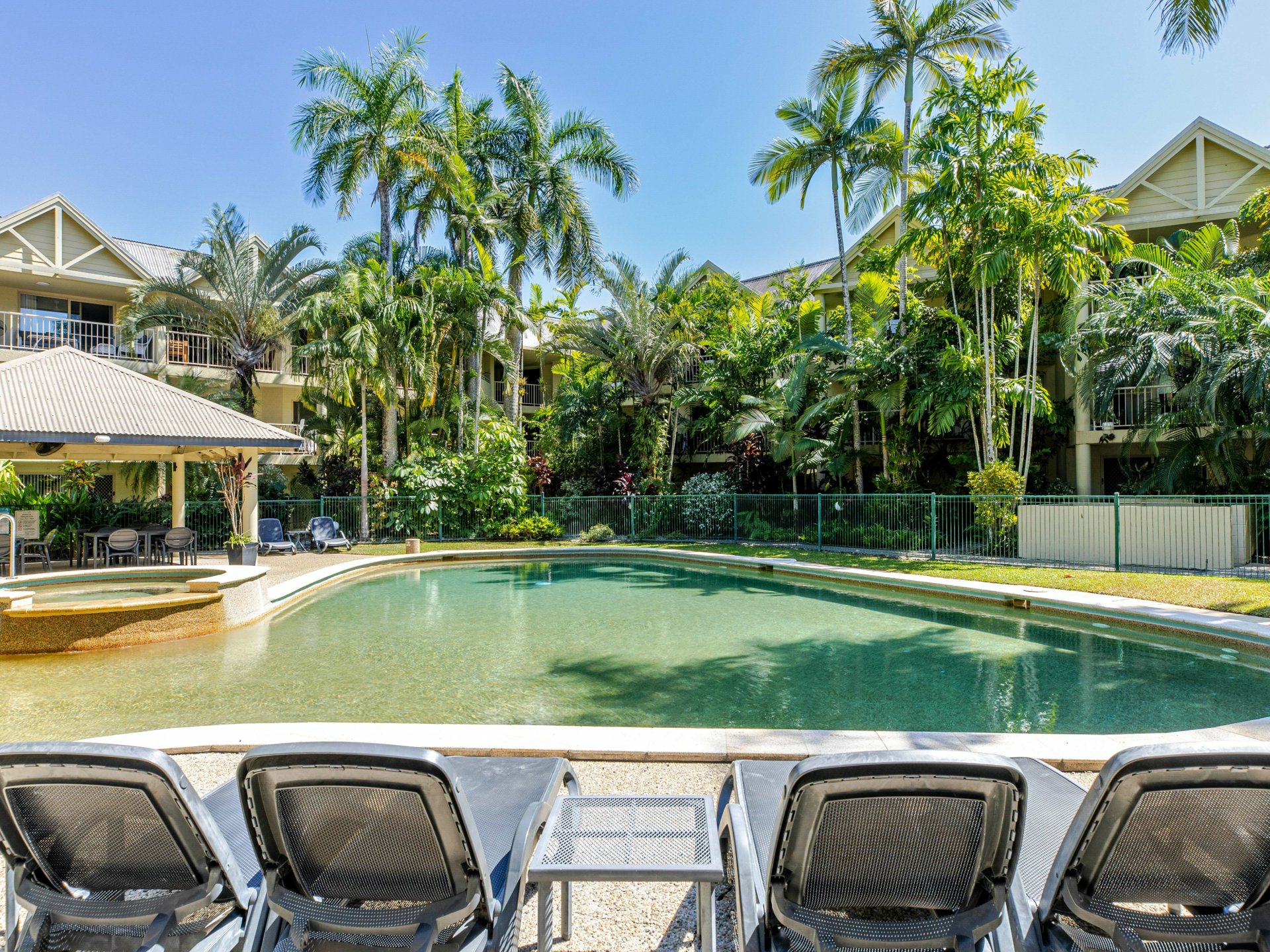 7/11-15 Port Douglas Road — photo 4 of 21