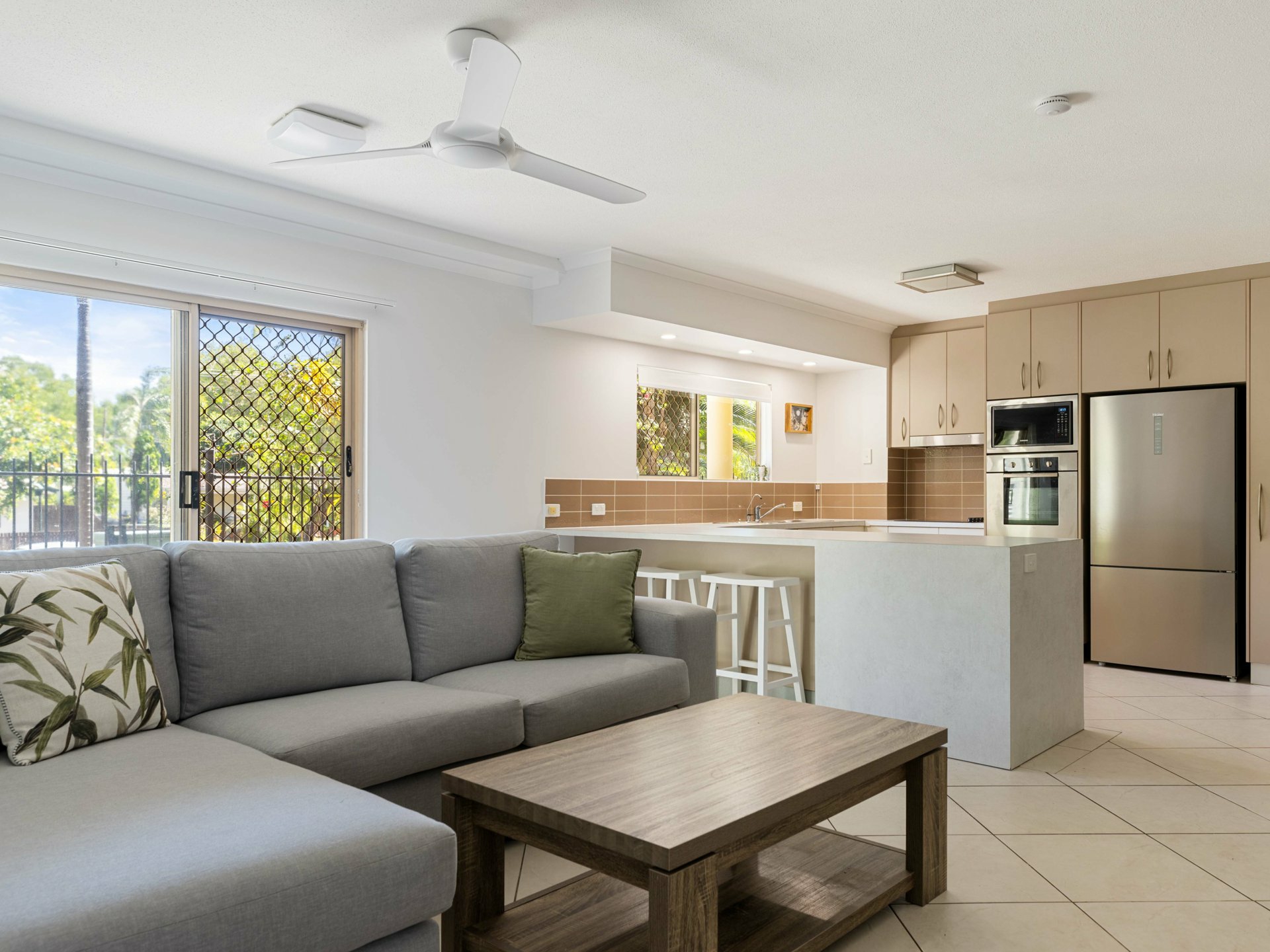 7/11-15 Port Douglas Road — photo 7 of 21