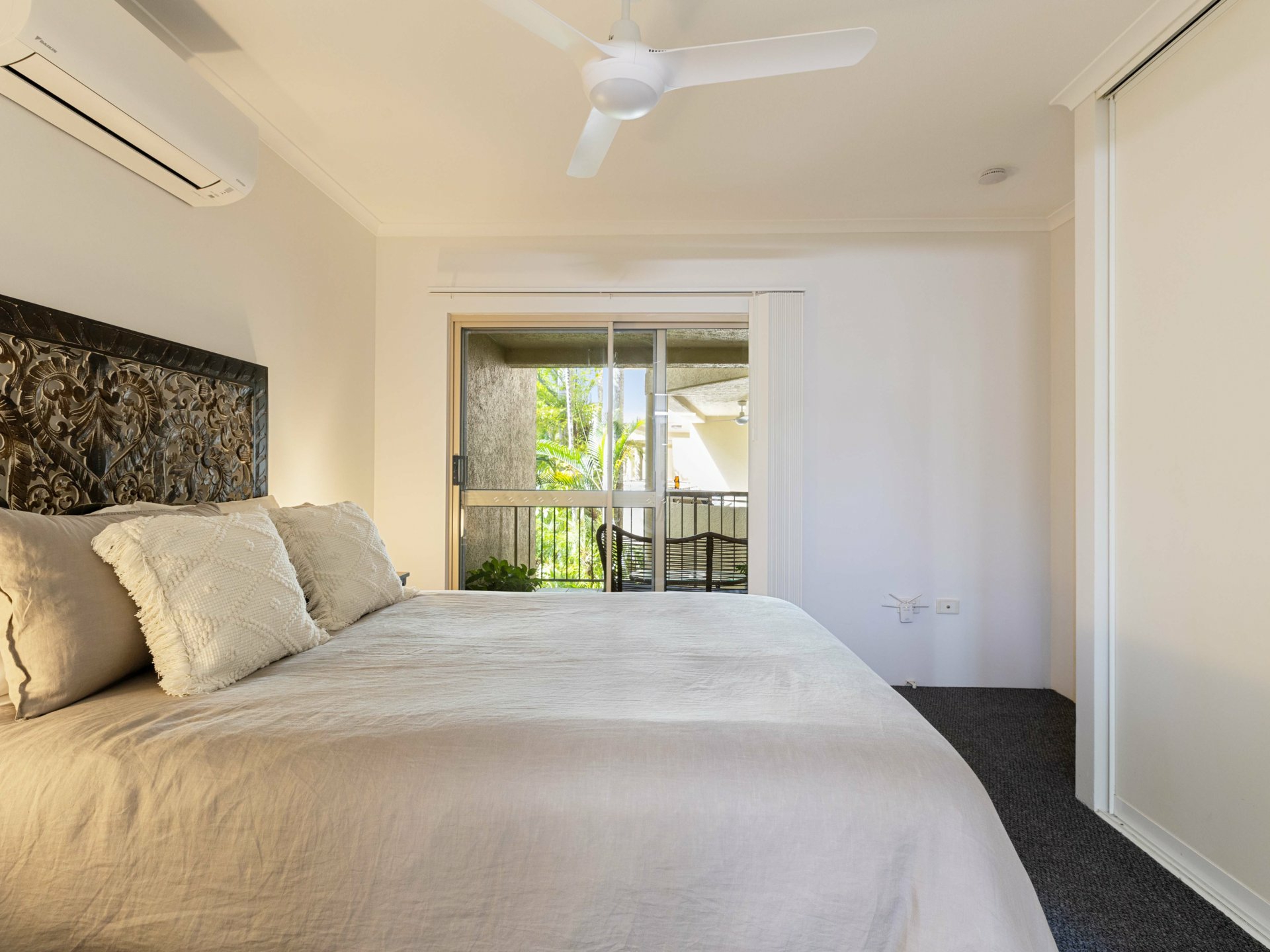 7/11-15 Port Douglas Road — photo 8 of 21