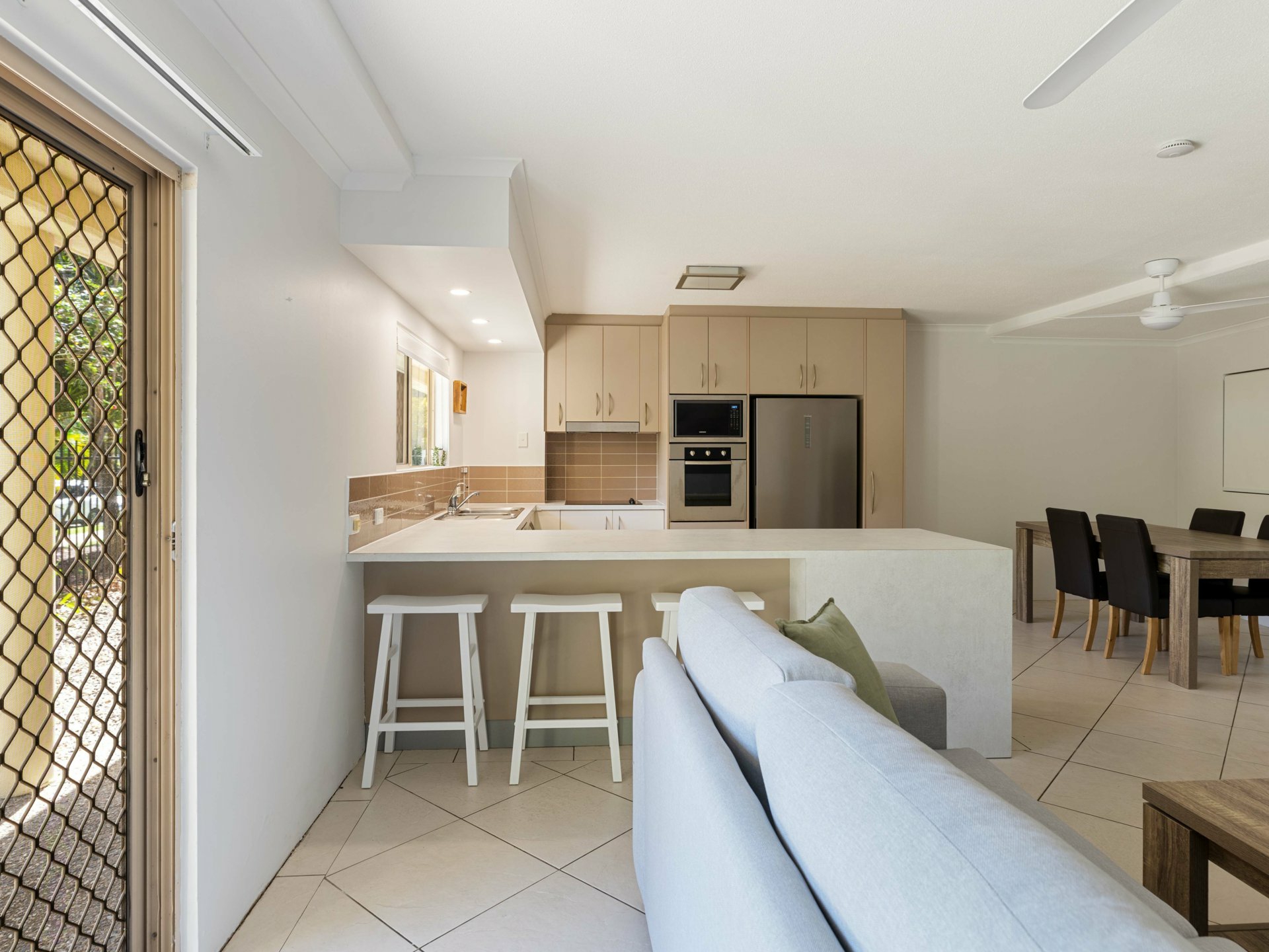 7/11-15 Port Douglas Road — photo 11 of 21