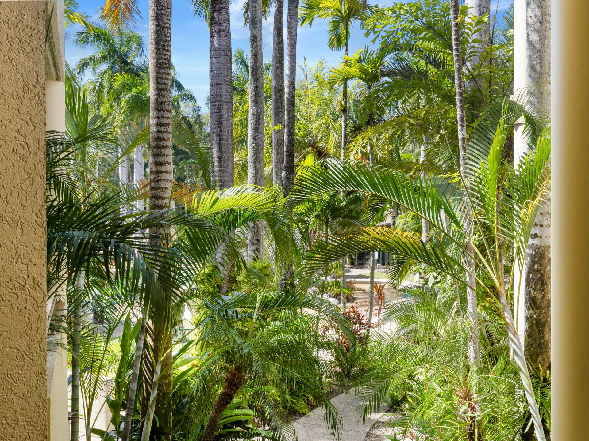 7/11-15 Port Douglas Road — photo 19 of 21