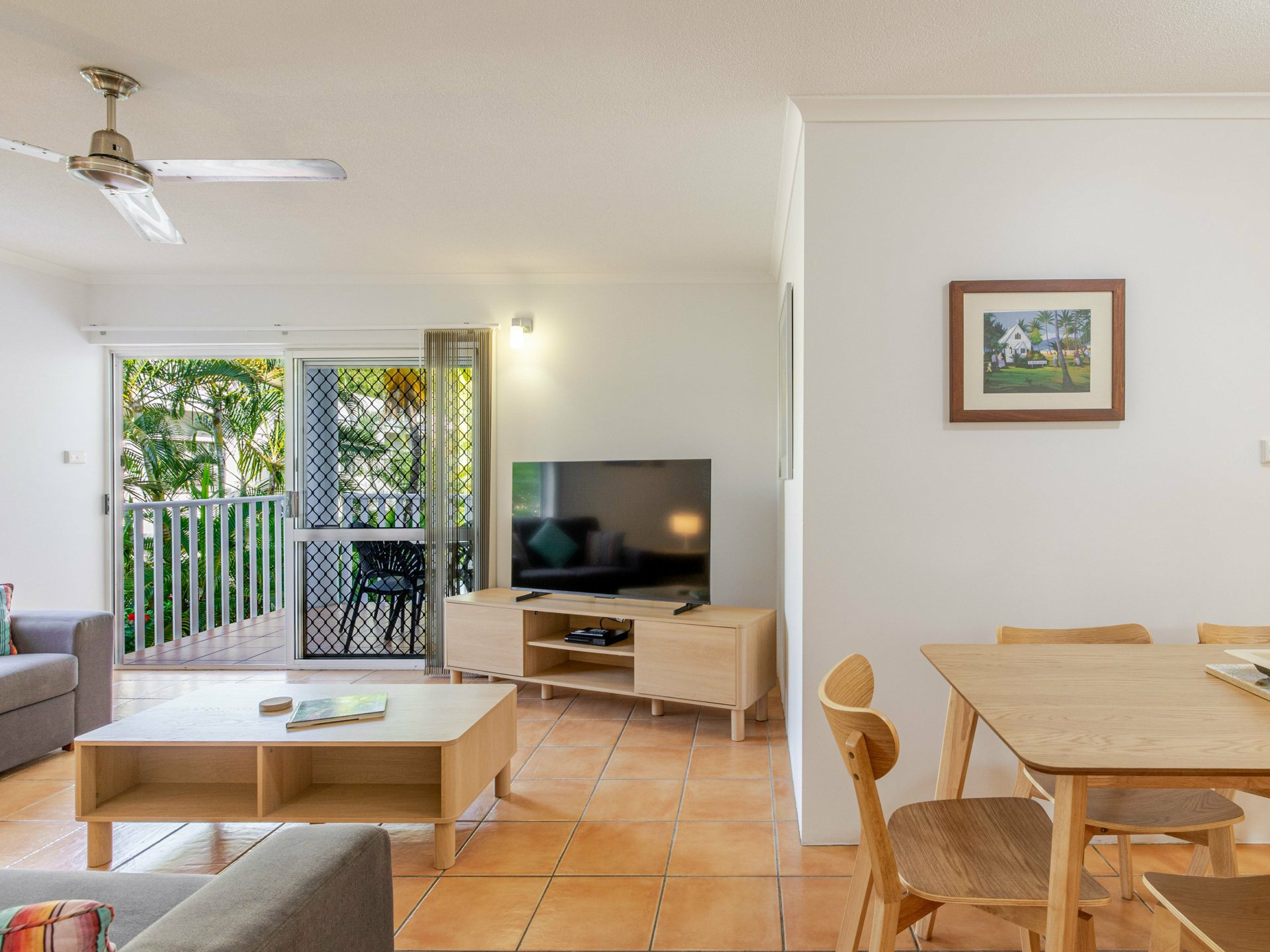 9 Outrigger/16-18 Mudlo Street — photo 3 of 17