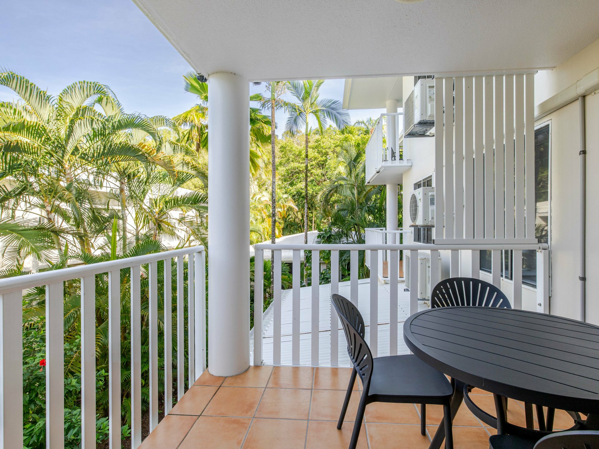 9 Outrigger/16-18 Mudlo Street — photo 7 of 17