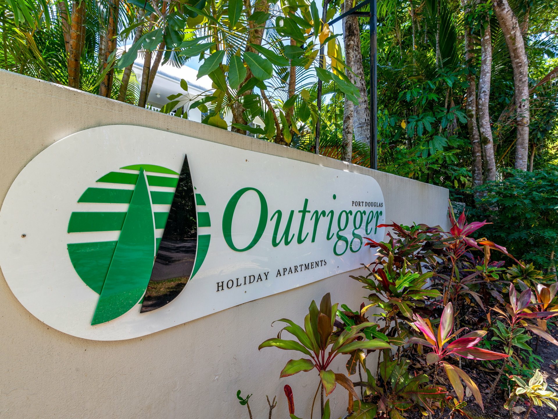 9 Outrigger/16-18 Mudlo Street — photo 15 of 17