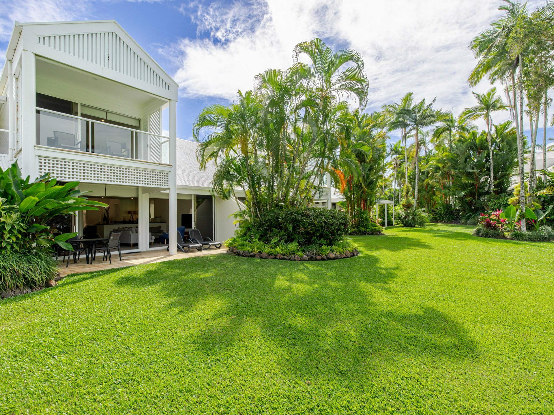 Villa 147 Mirage/7-19 Bougainvillea Way North — photo 10 of 19