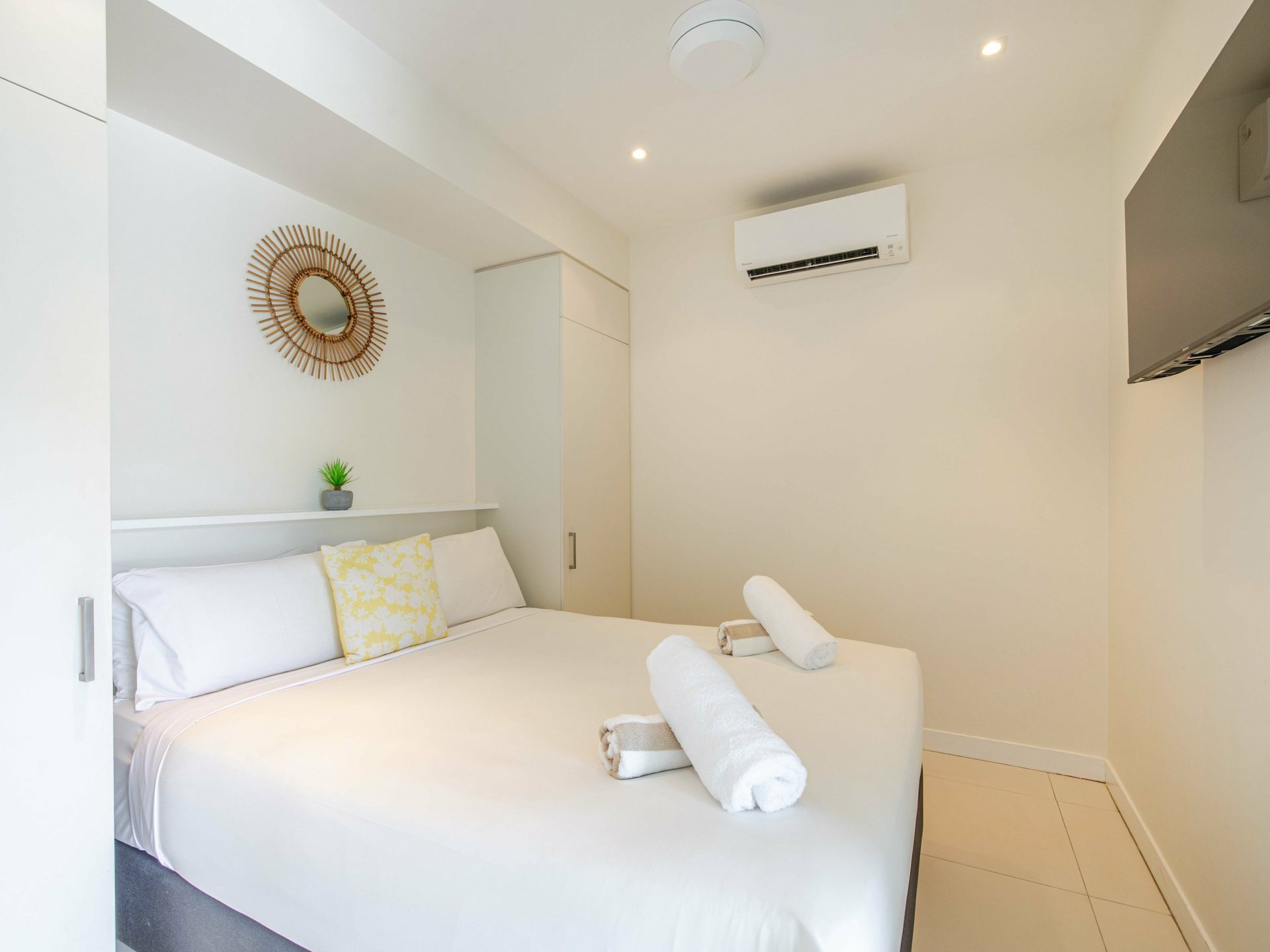 34 Pool/19-37 St Crispins Avenue — photo 9 of 18