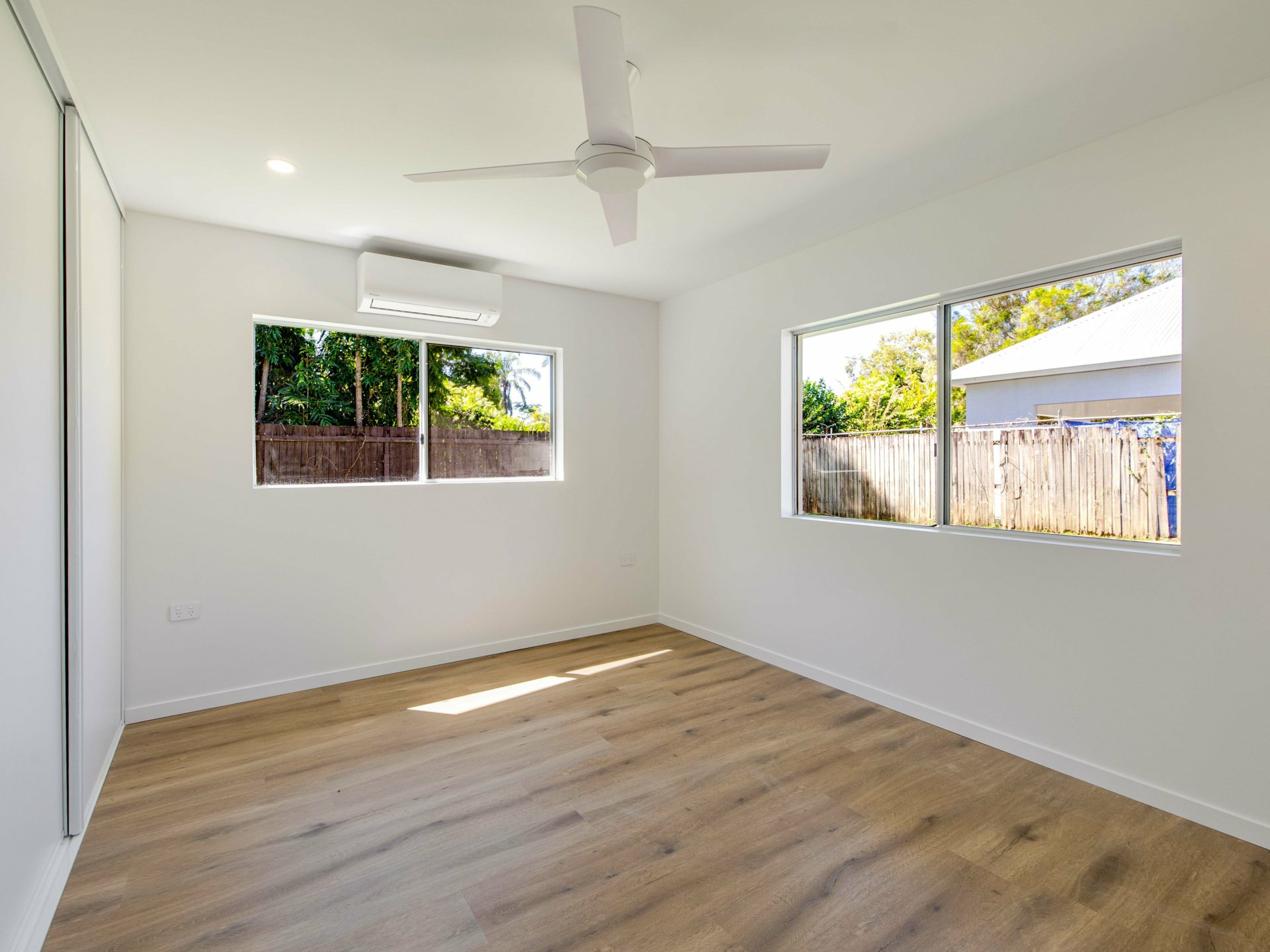2/25 Limpet Ave — photo 5 of 10
