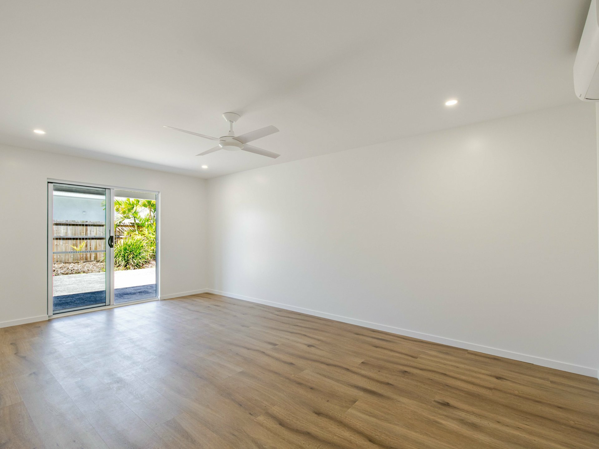 2/25 Limpet Ave — photo 6 of 10