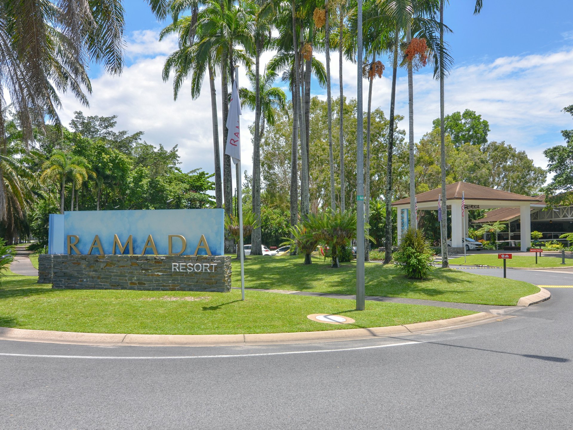 D250 Ramada/316 Port Douglas Road — photo 17 of 17