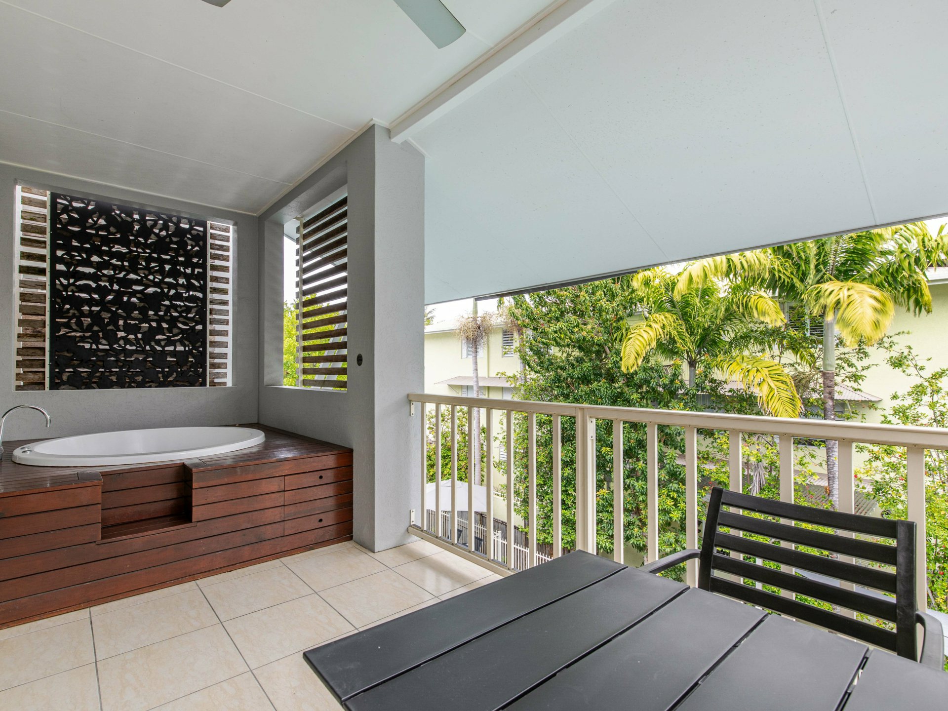 29/10-12 Owen Street — photo 6 of 25