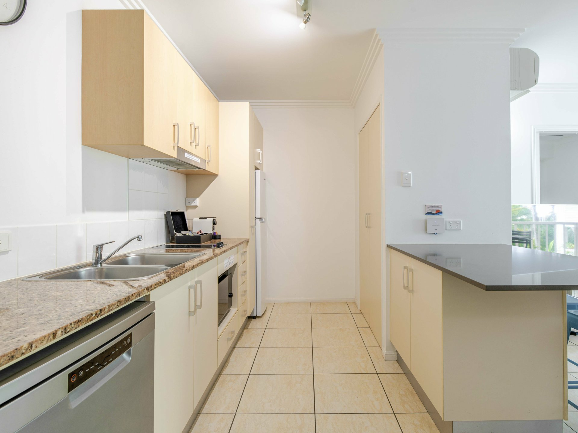 29/10-12 Owen Street — photo 13 of 25