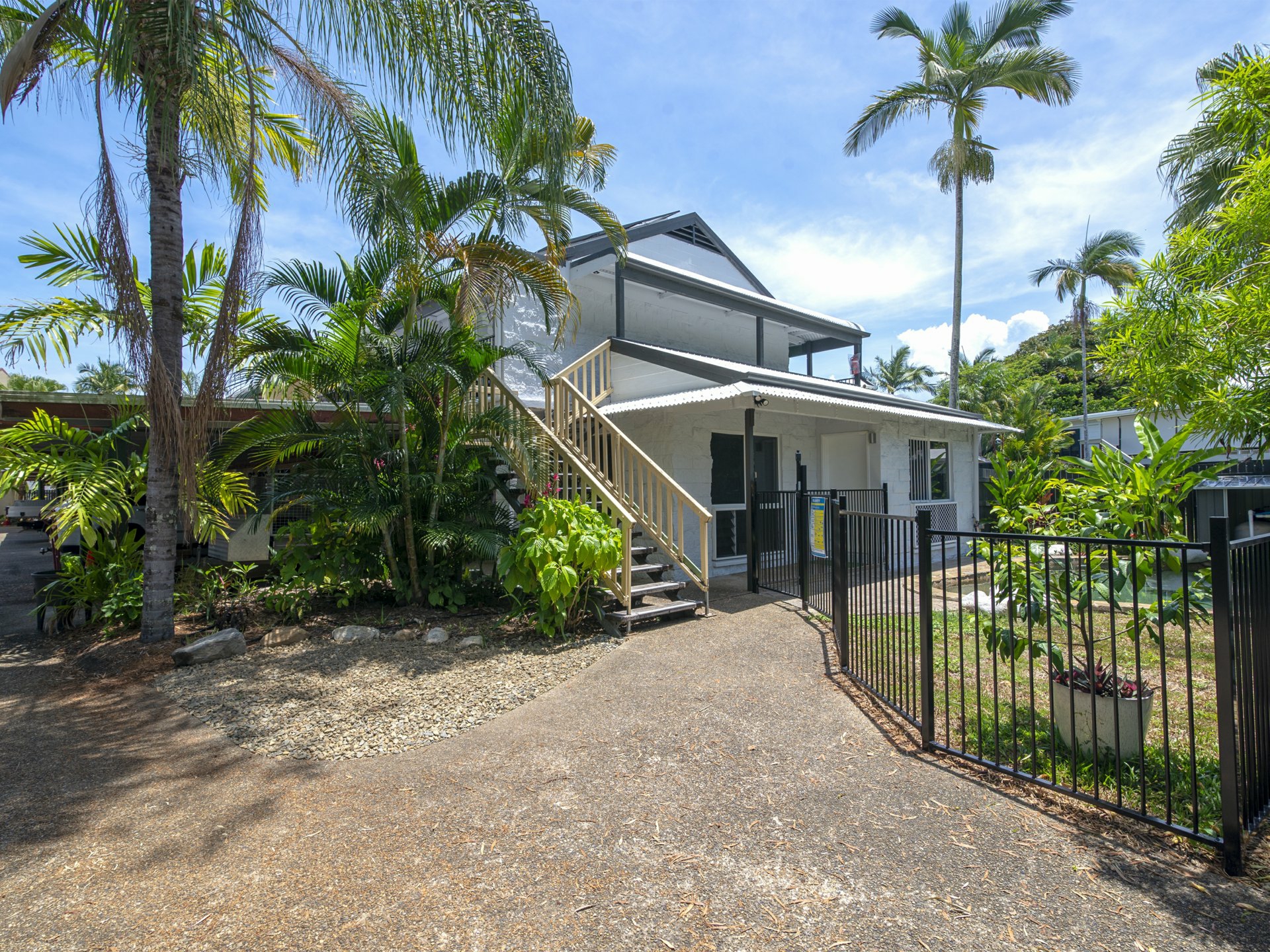 14 Triton Lodge/4 Triton Crescent — photo 2 of 12