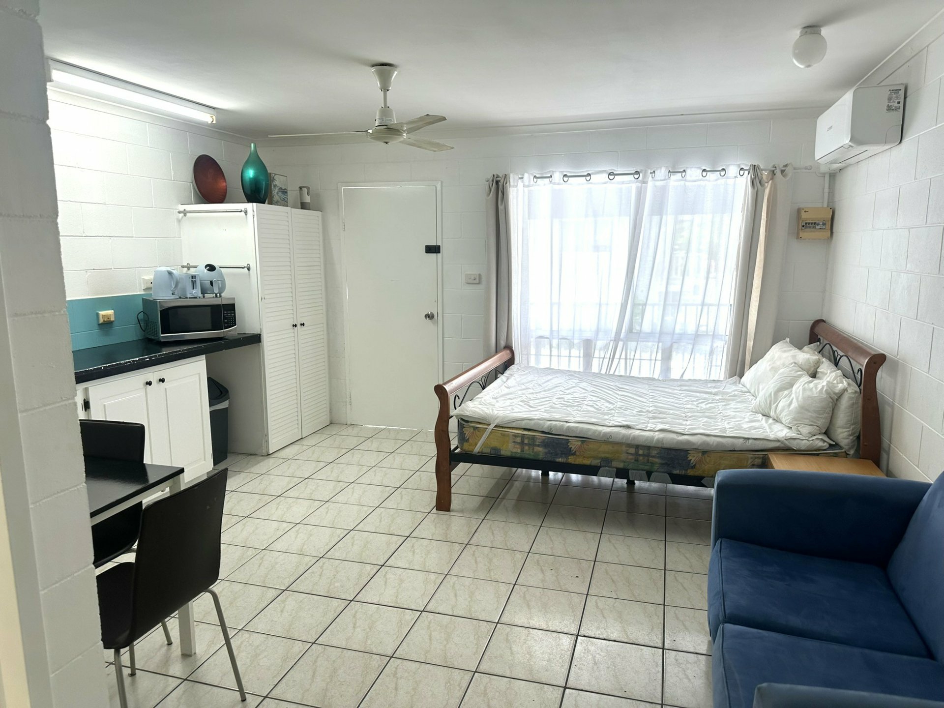 14 Triton Lodge/4 Triton Crescent — photo 4 of 12