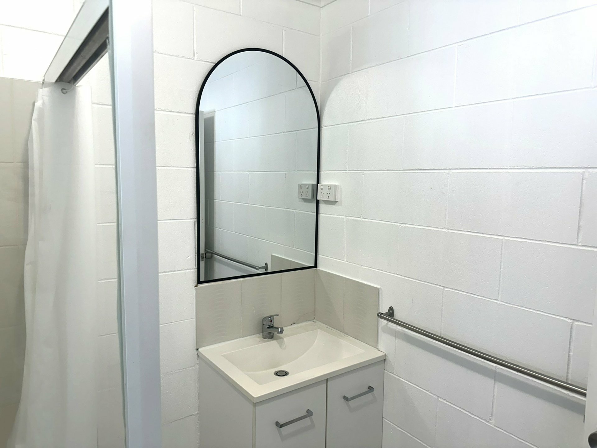 14 Triton Lodge/4 Triton Crescent — photo 9 of 12