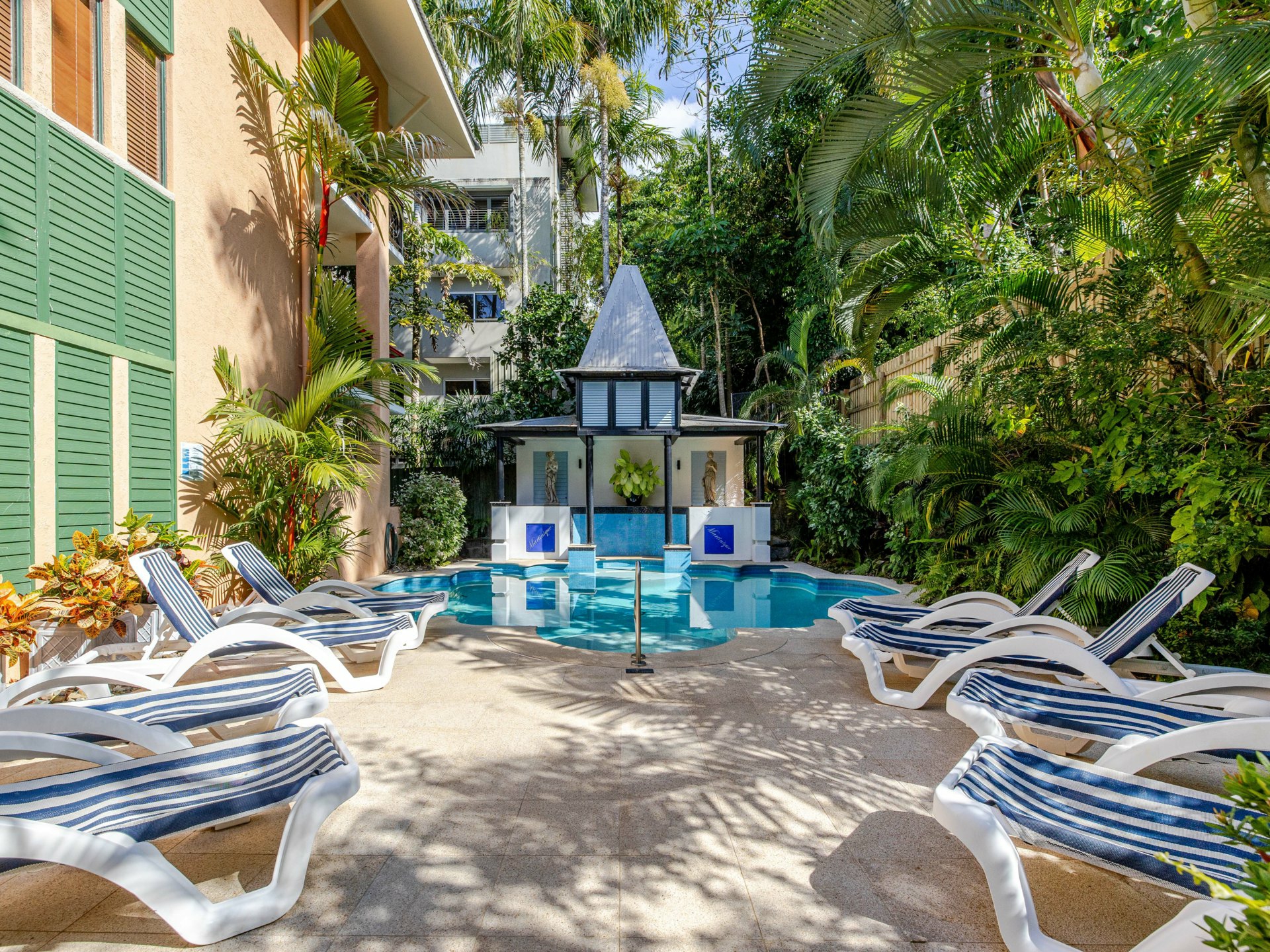 7 Martinique/66 Macrossan Street — photo 3 of 17
