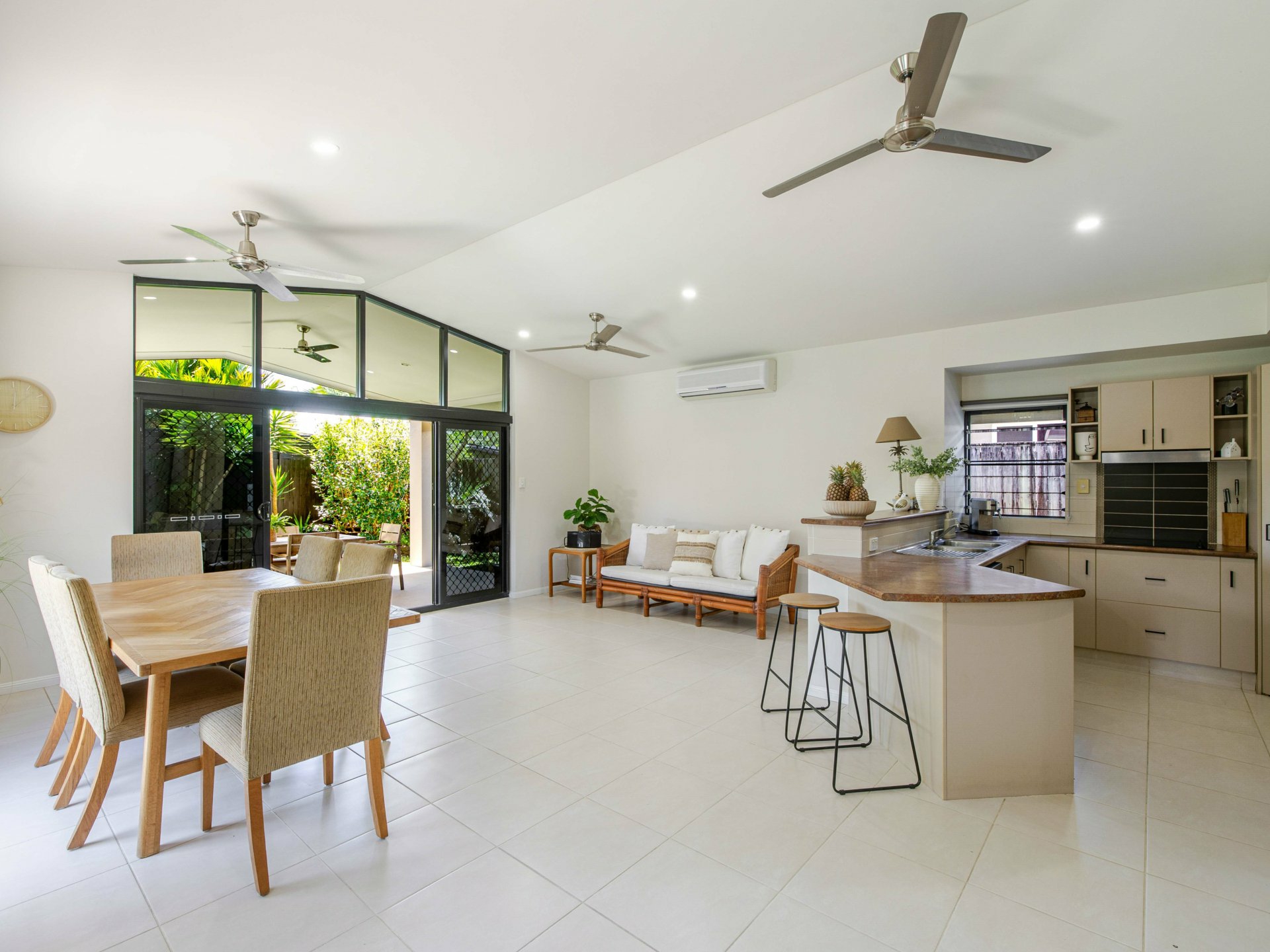 11 Corella Street — photo 2 of 23
