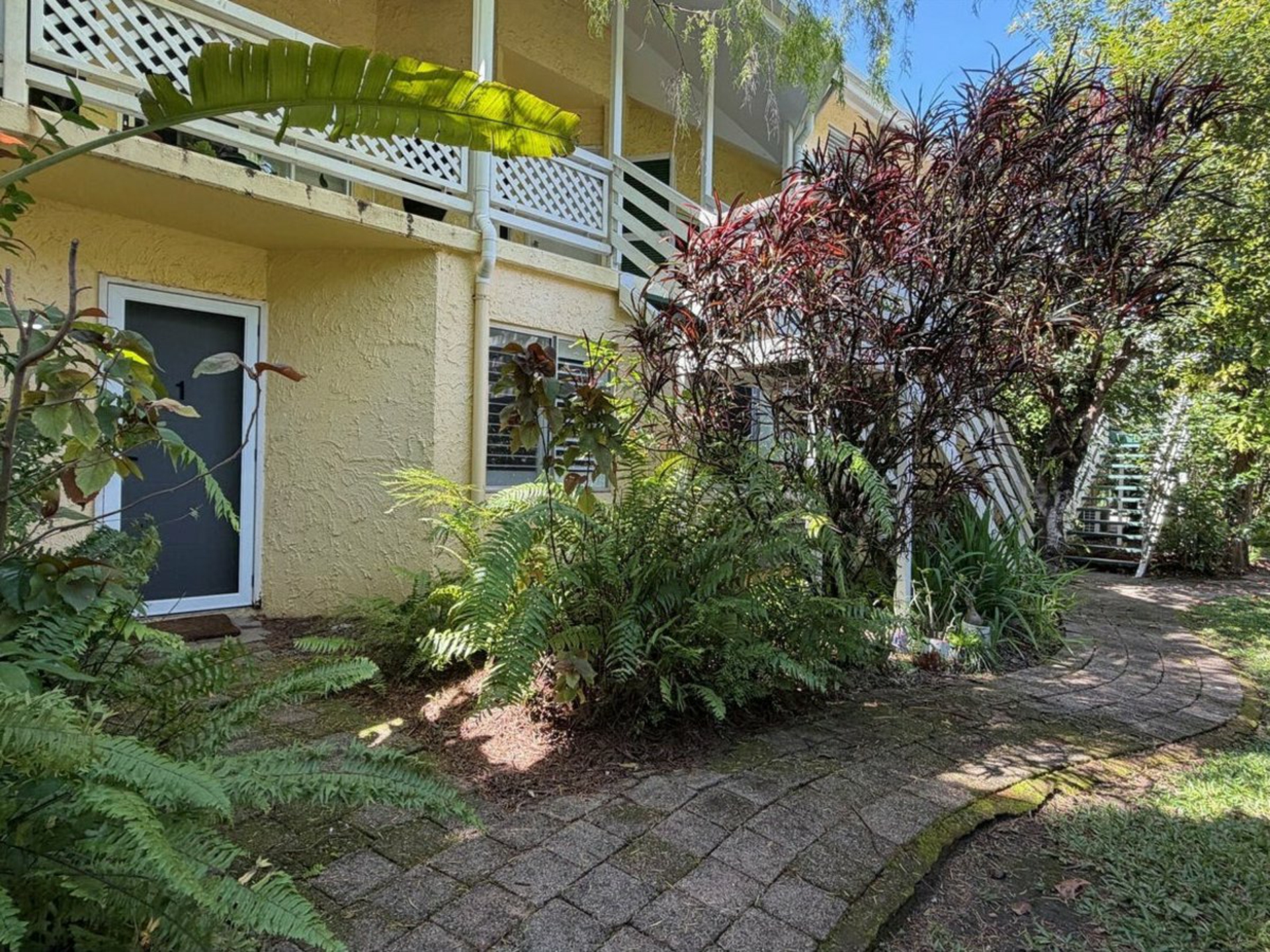 1 Castaways/32 Mowbray Street — photo 16 of 21