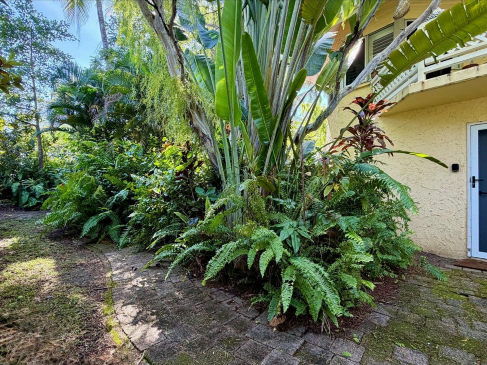 1 Castaways/32 Mowbray Street — photo 17 of 21