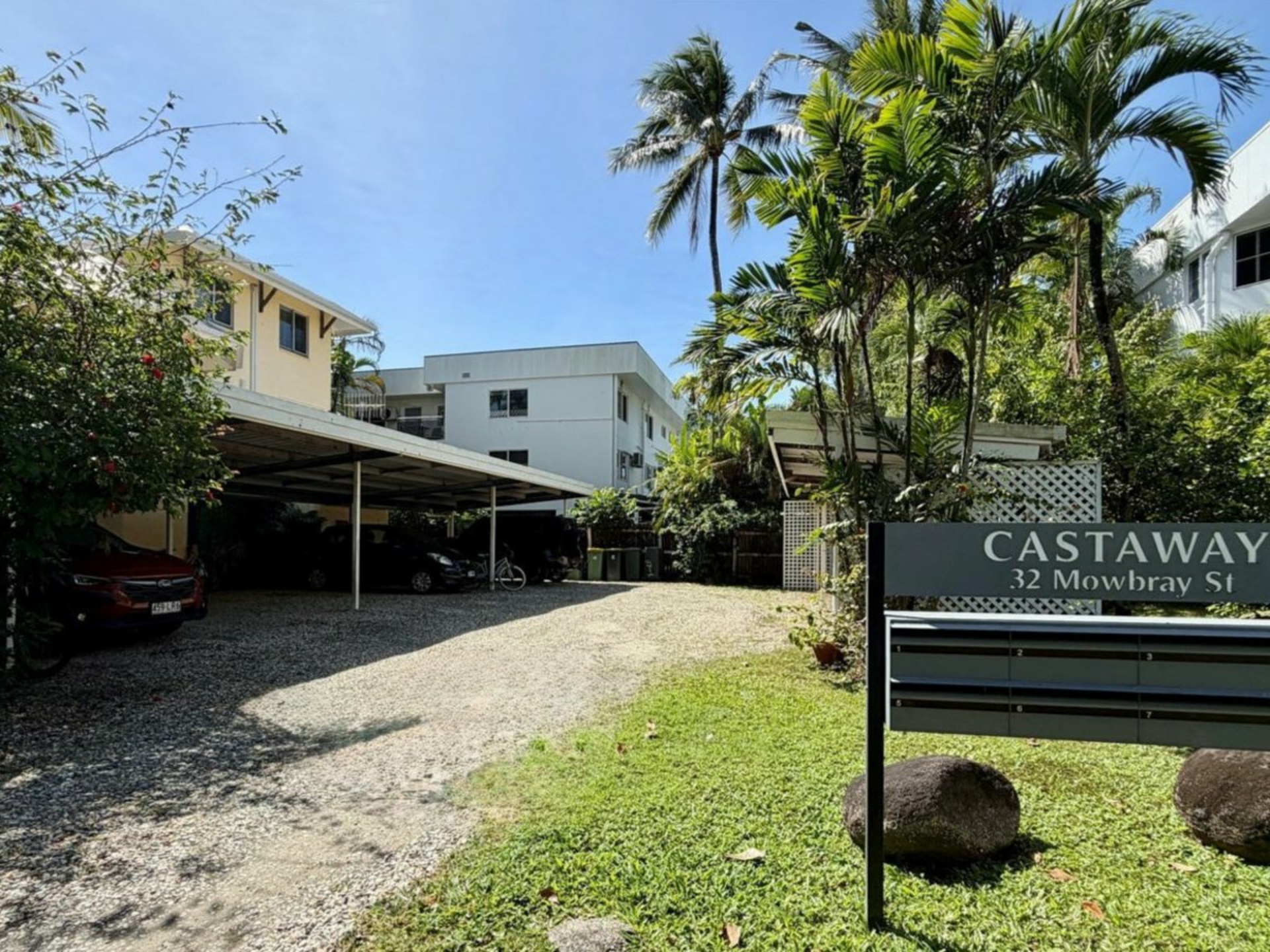 1 Castaways/32 Mowbray Street — photo 18 of 21