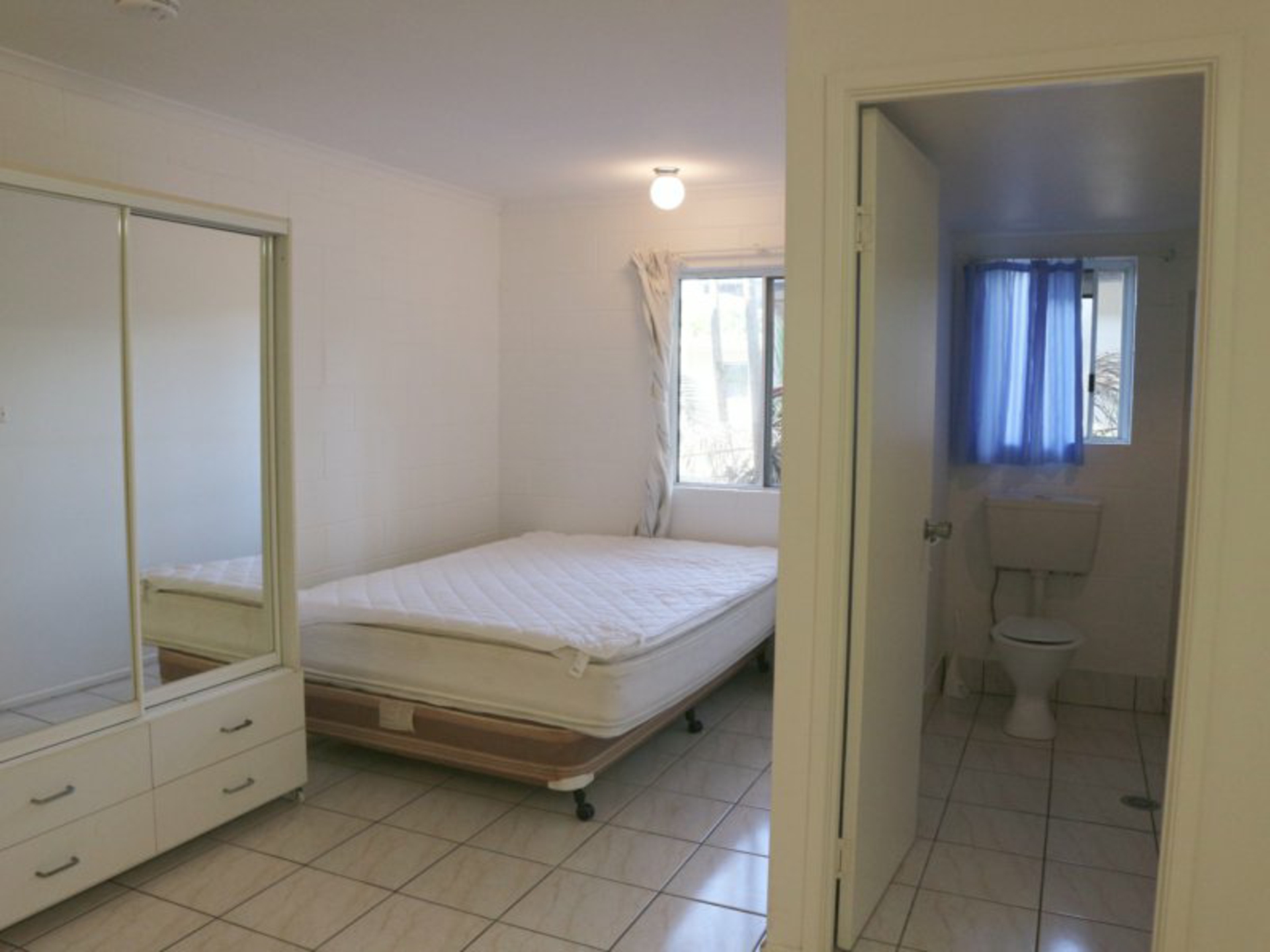 2 Triton Lodge/4 Triton Crescent — photo 6 of 12